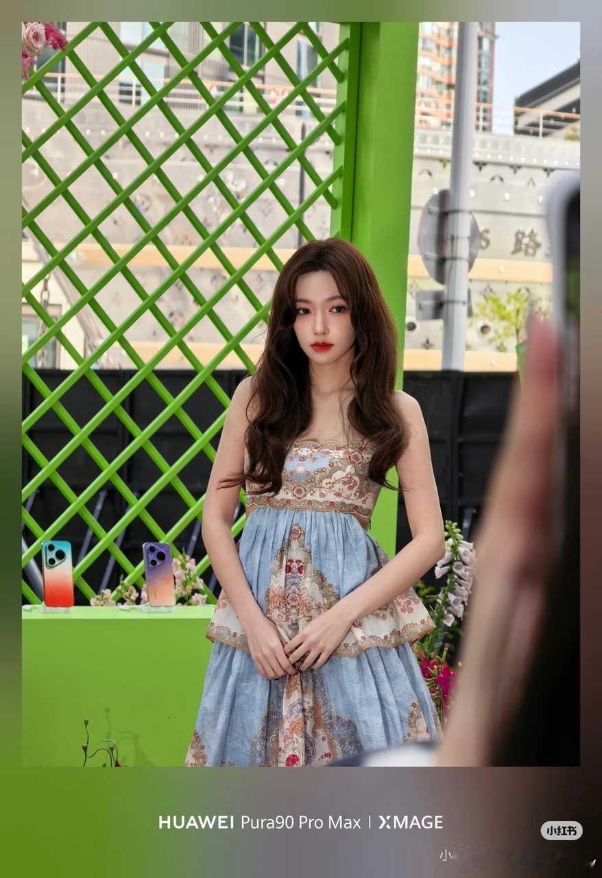 程潇今日活动，完全就是花仙子 