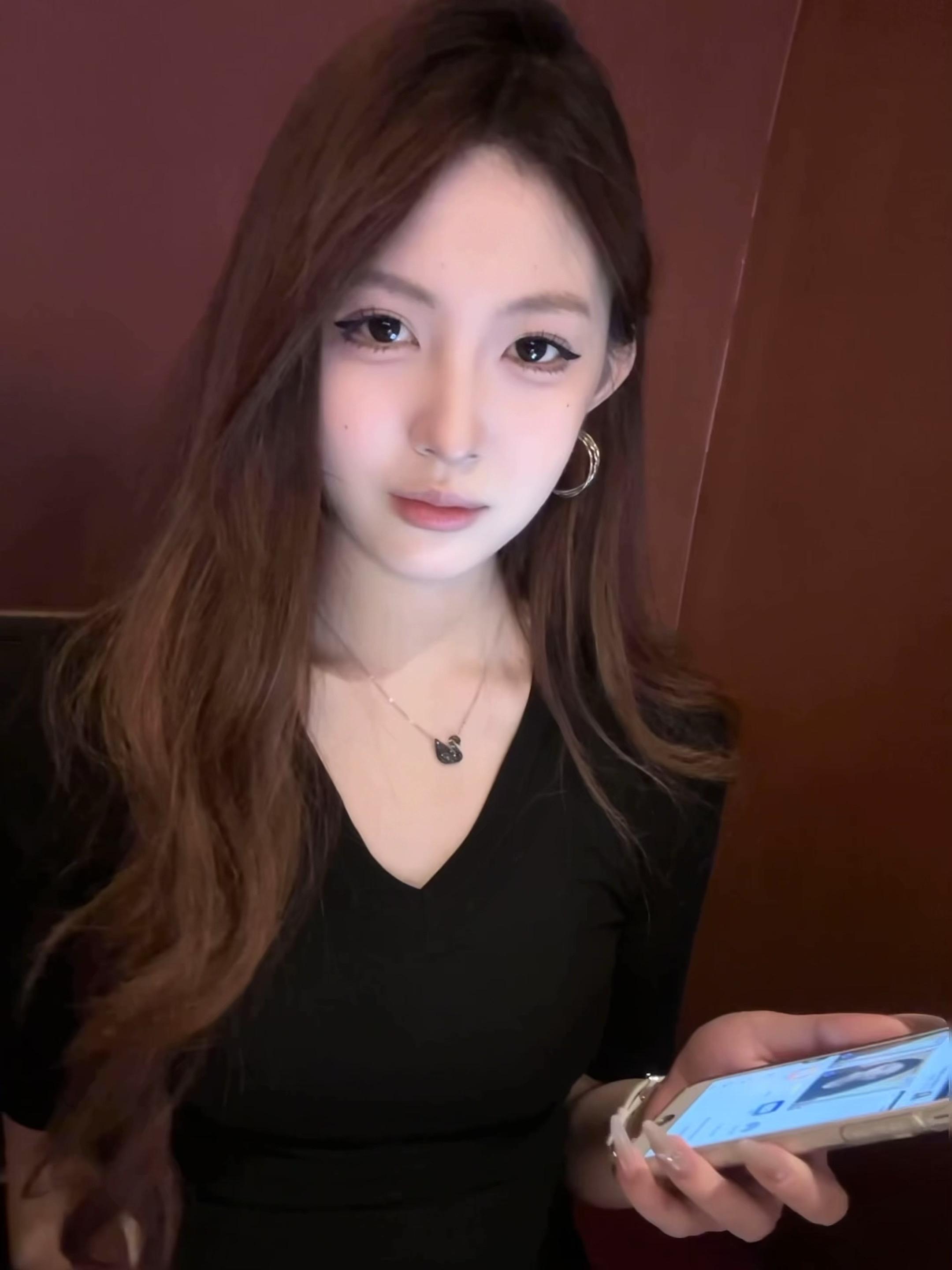 比我萌的有很多 比我无理取闹的有几个