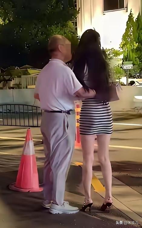 老夫少妻的组合，
由名人蔓延到普通人，
这种现象难道要普及吗？
真的是旱的旱死，
