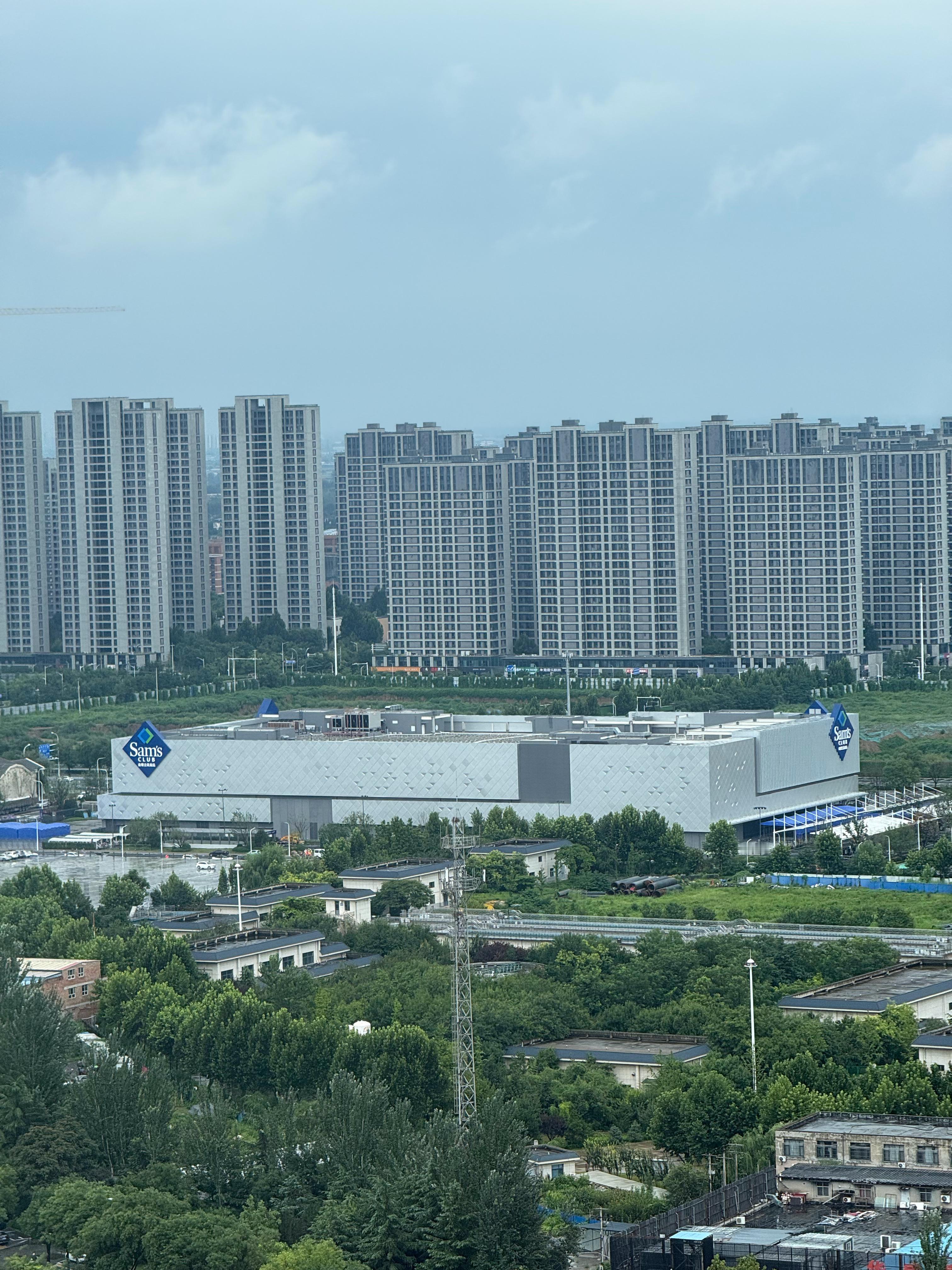 石家庄山姆就这么水灵灵的出现在了窗外，有需要帮忙采购的请联系 aaa 代购小王哈