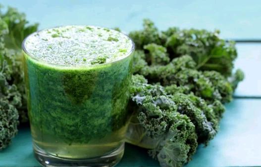 路边喂羊的草，凭啥卖你30块一杯？

以前路边当花看、喂羊都嫌糙的“羽衣甘蓝”，