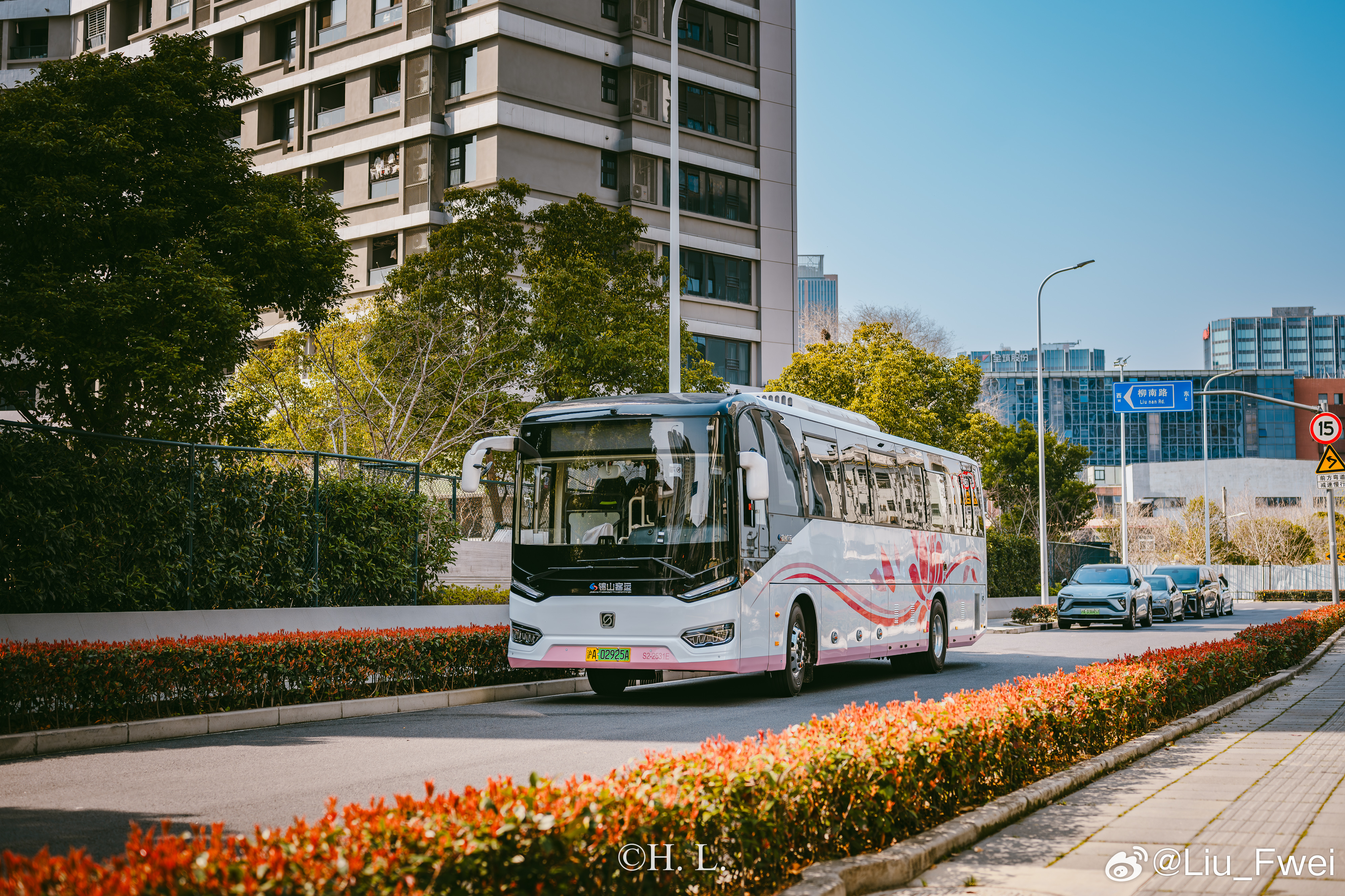 锦山客运的特约车，每天停在柳南路。申沃客车