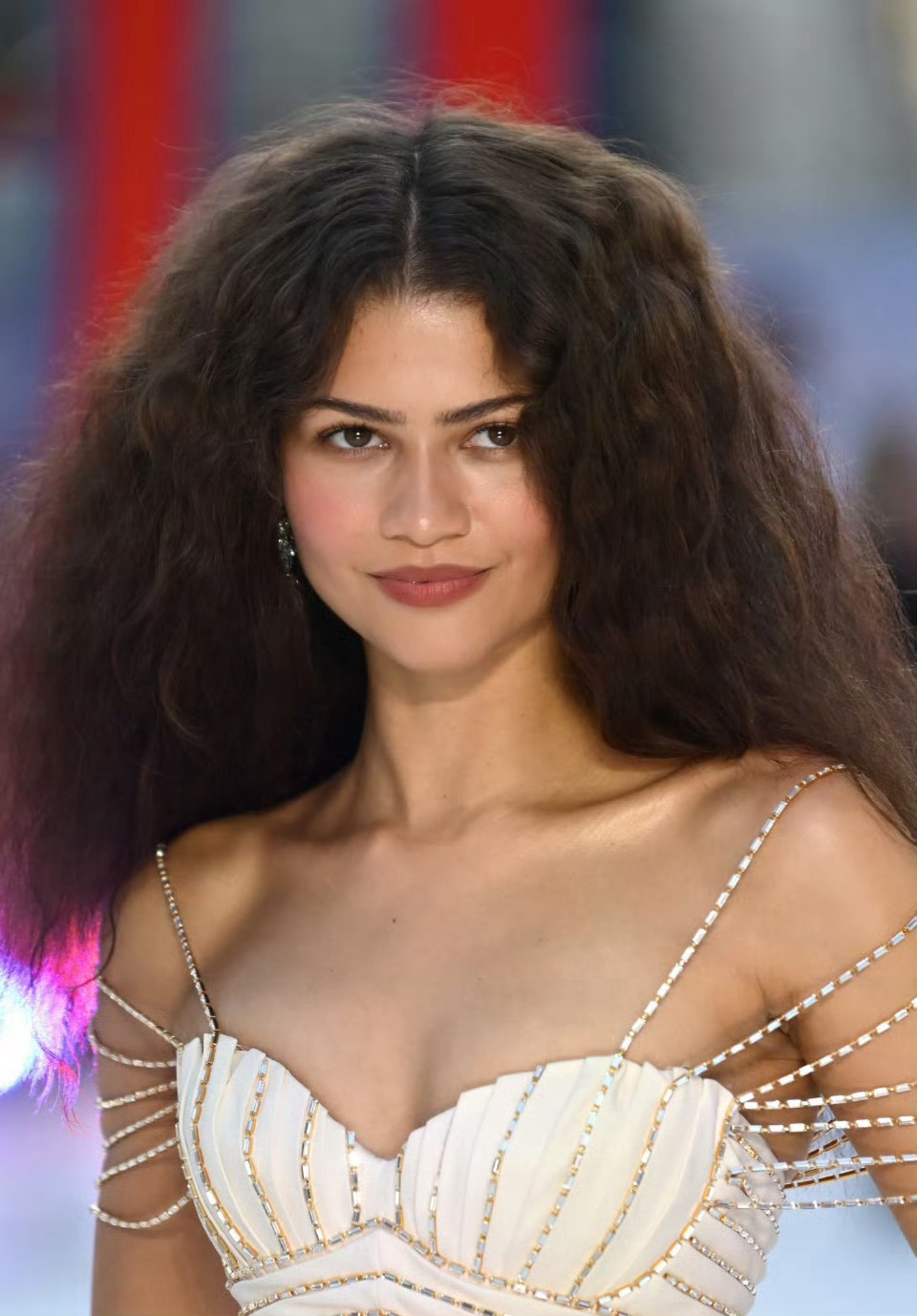 Zendaya in Tamara Ralph🤍继续发力！赞达亚身穿 Tama