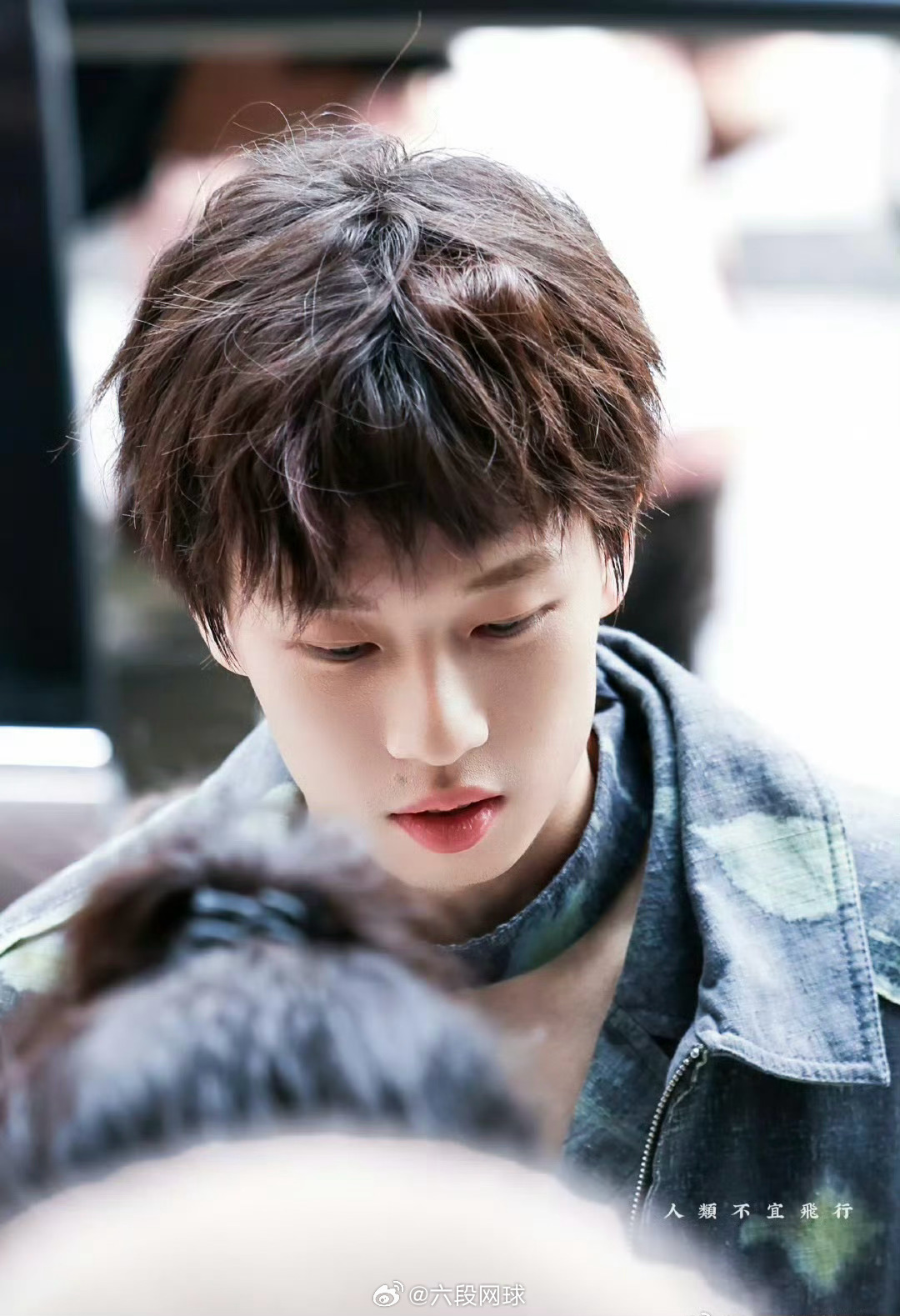 林高远行走的时尚画报林高远将运动员的挺拔身姿与时尚表现力完美融合，被粉丝和媒体盛