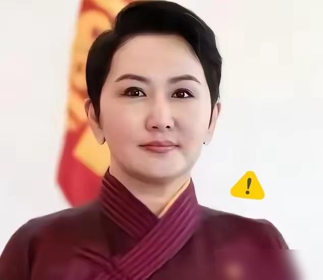 这个女人挑战中国了。

说的是蒙古国外交部长巴特策策格，2021年1月上任到现在