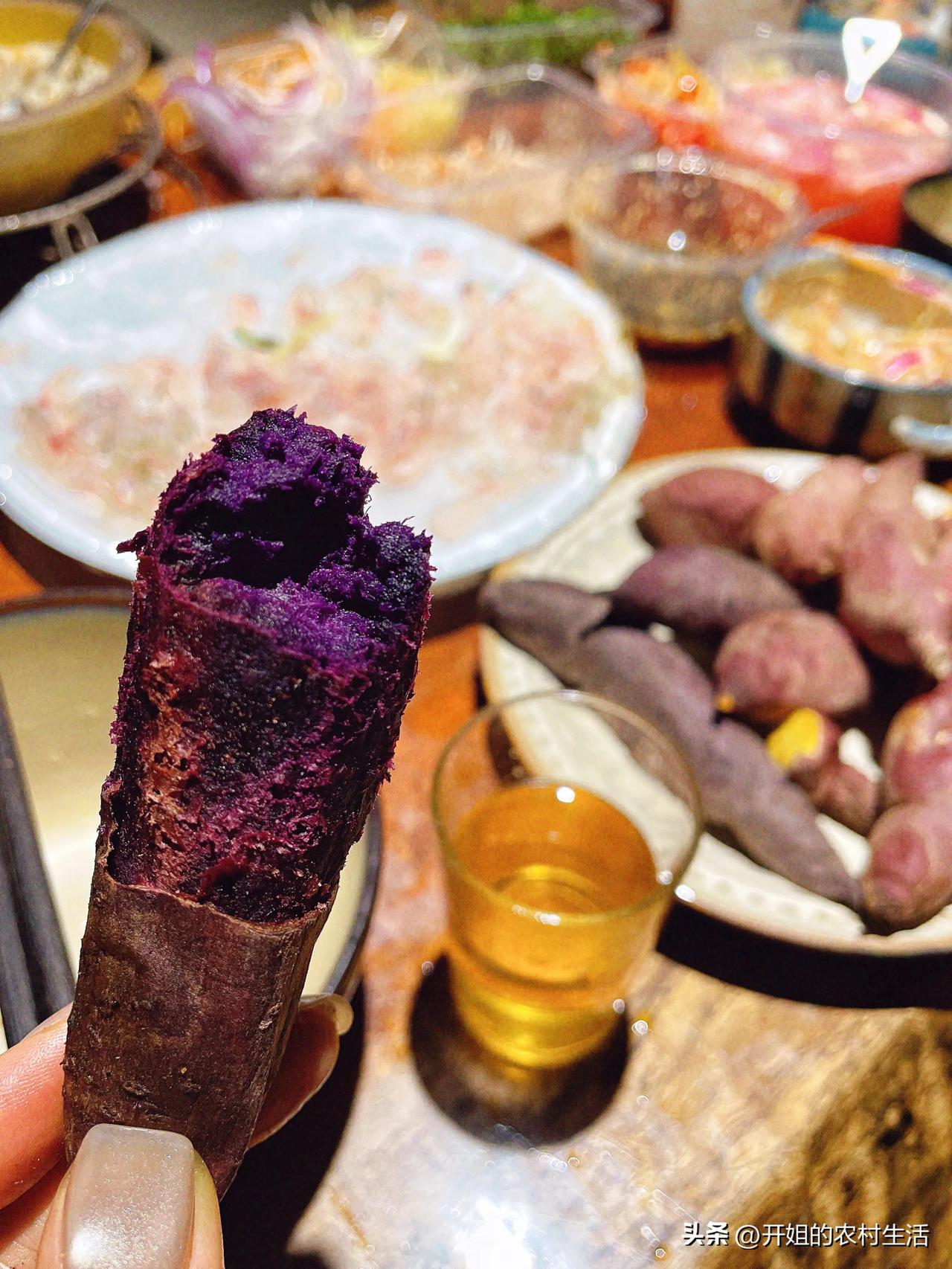 4斤2两的野生山药，我把价格讲到了10元一斤。红薯差不多9斤，一元一斤。还有一把