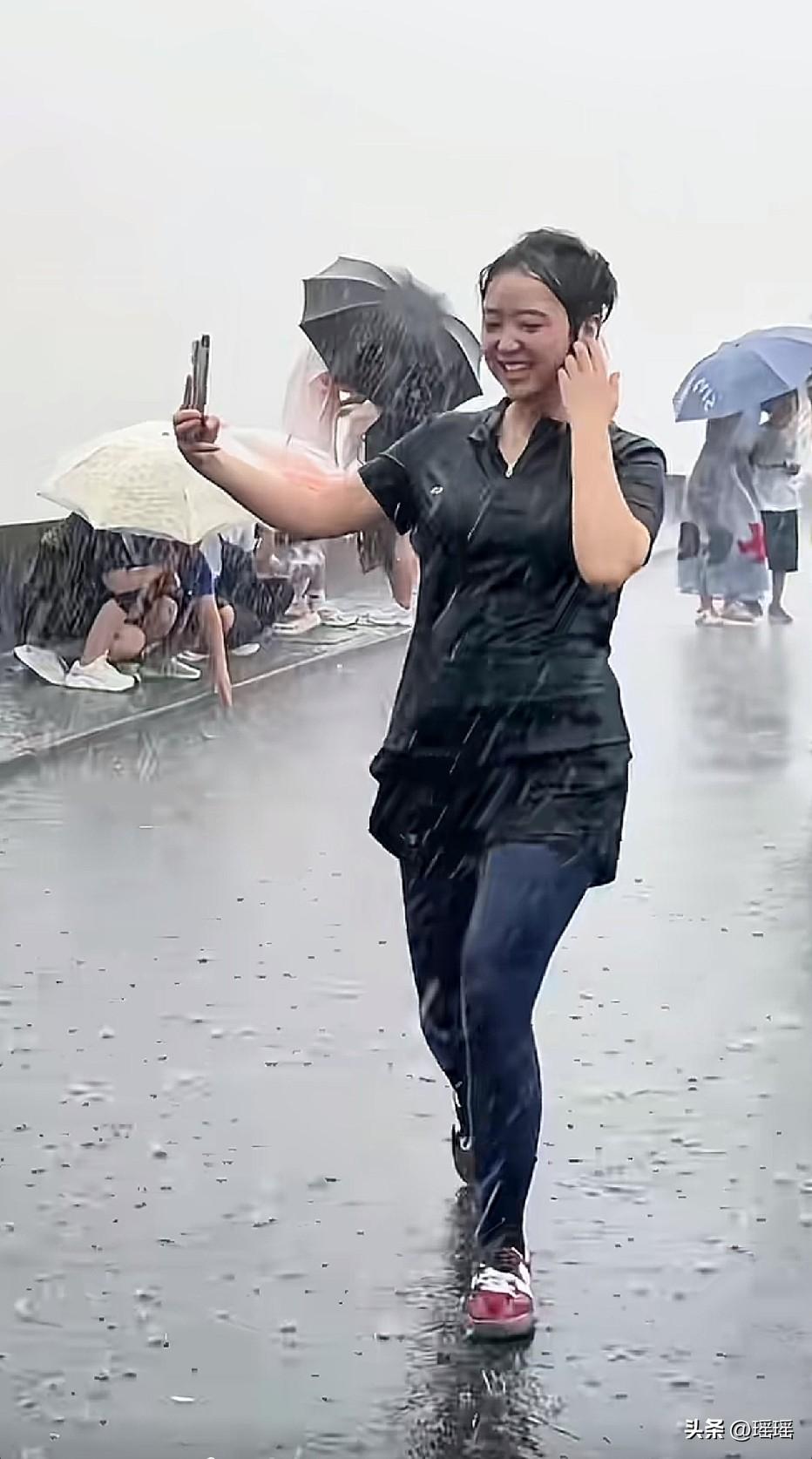 想去西湖的心已达到了顶峰，来个人劝退我[捂脸]