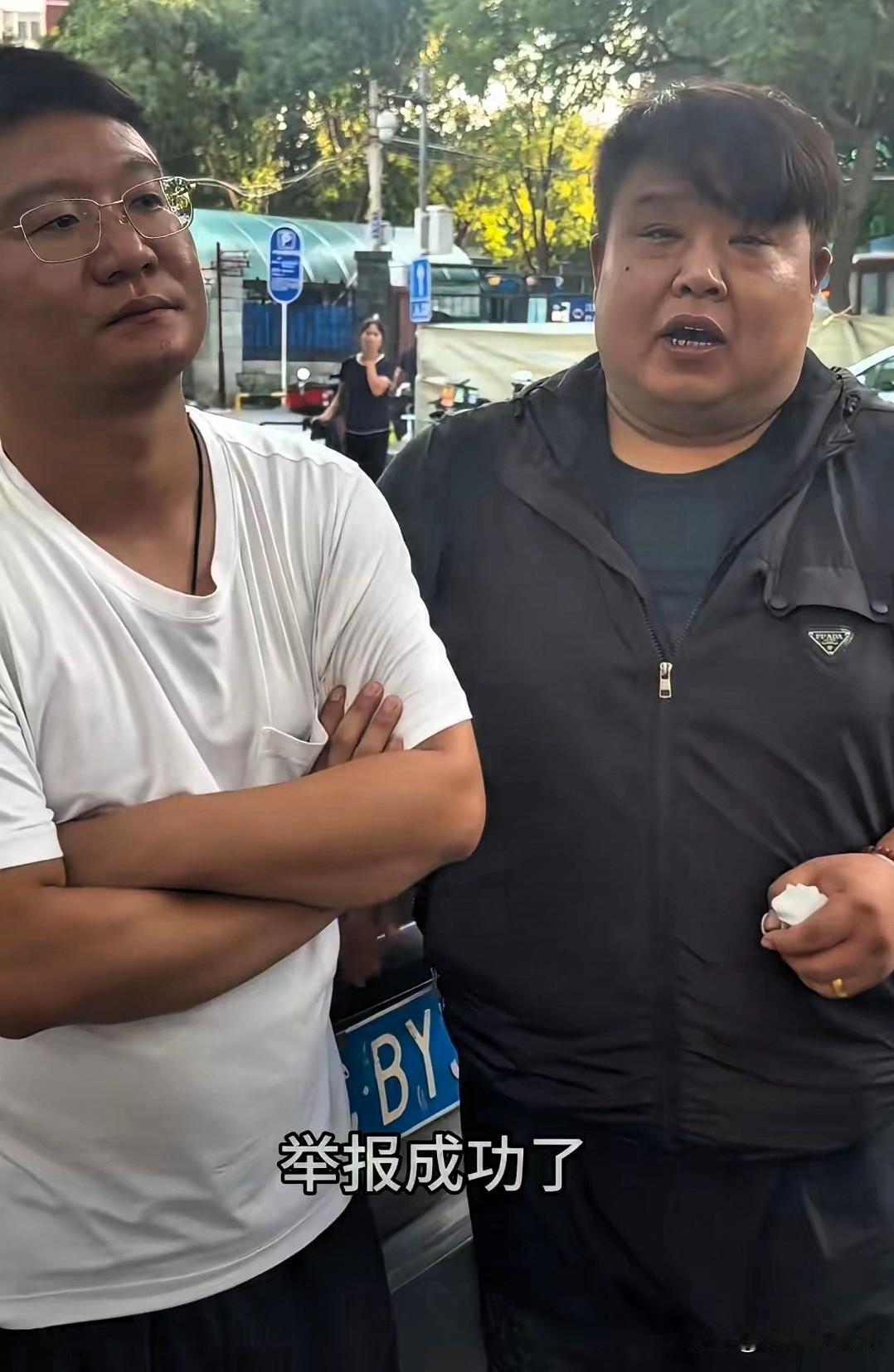 最近北京博主在医院门口免费给病患家属发放爱心餐，本来是一件很暖心的善事。可遭到举