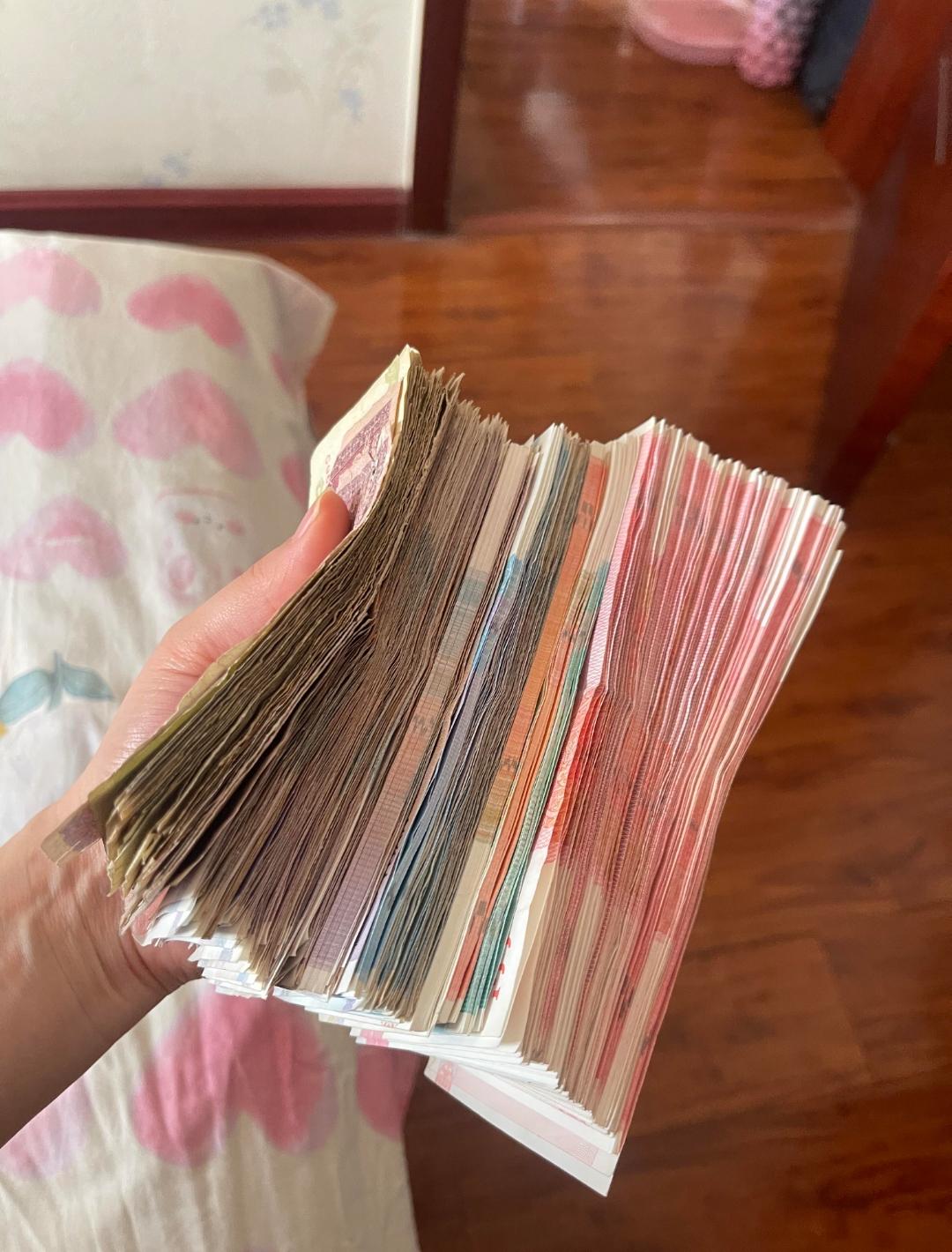 存款带给我们的安全感，这话我原先是不信的，我以前总觉得钱挣来就是花的，攒着没啥意