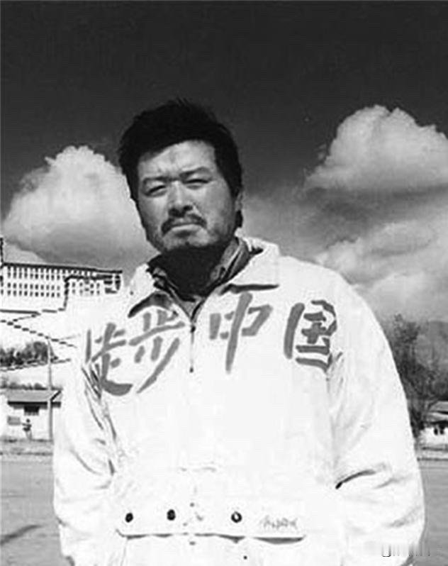 历史上今天：

1996年6月13日，中国著名探险家余纯顺在即将完成徒步穿越新疆