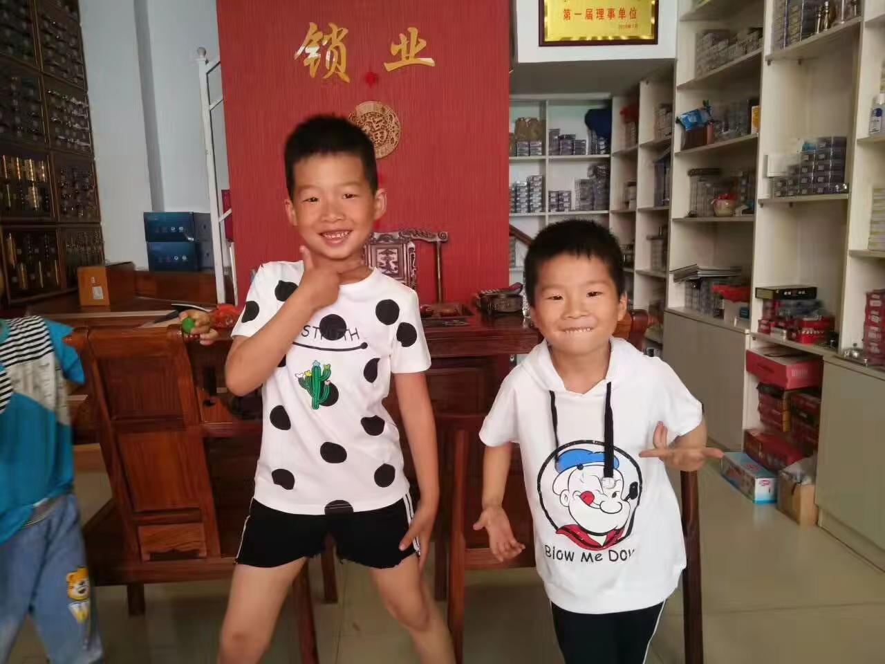 两兄弟 兄弟情 我们是兄弟