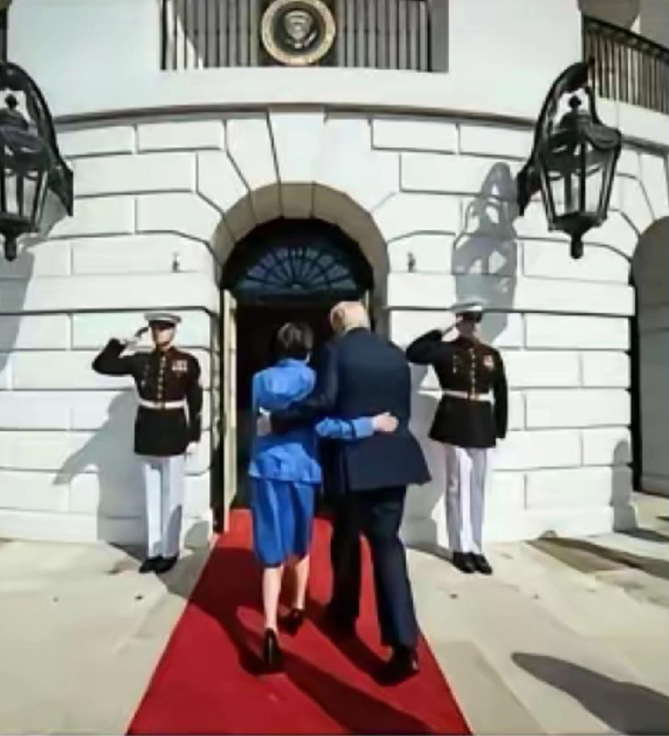 日本民众的呼声：
日本民众要求高市早苗向中国道歉，这是和平力量对右翼政客的沉重一