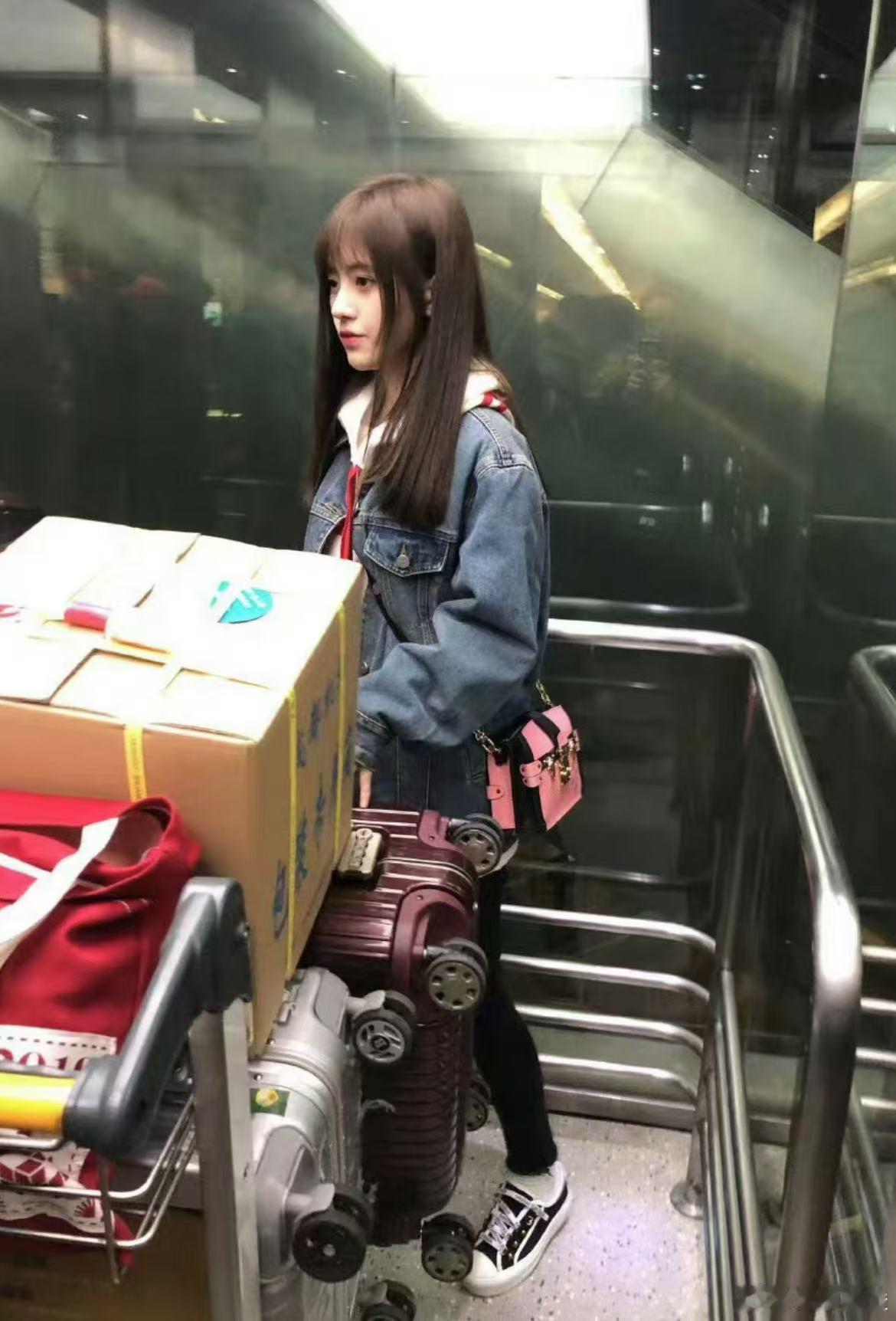 早期路人/粉丝镜头下的鞠婧祎🈶 