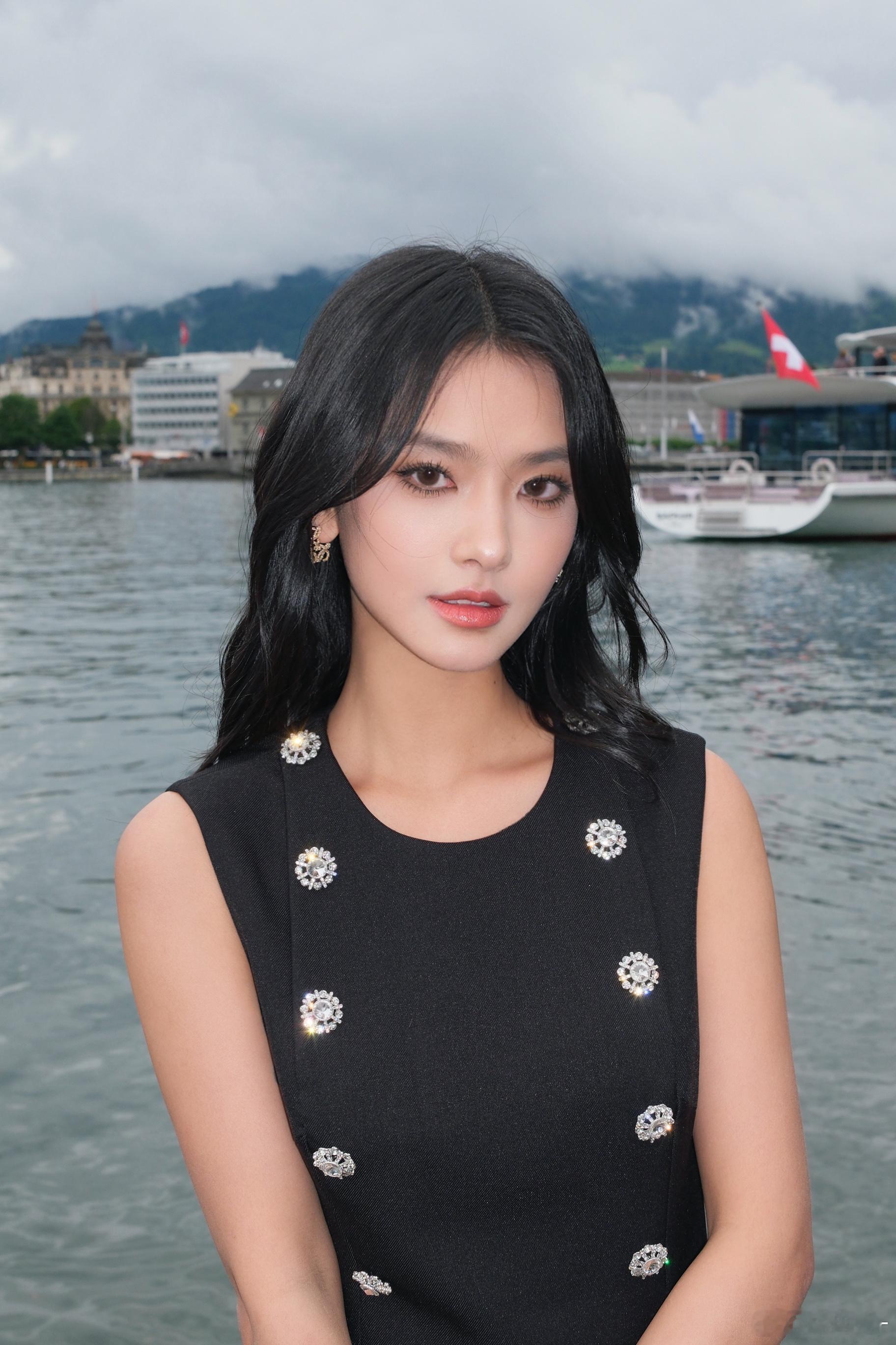 🇨🇭🌧️☁️#日常##ootd#在瑞士的每一天都在感叹看到的每一帧都美得不