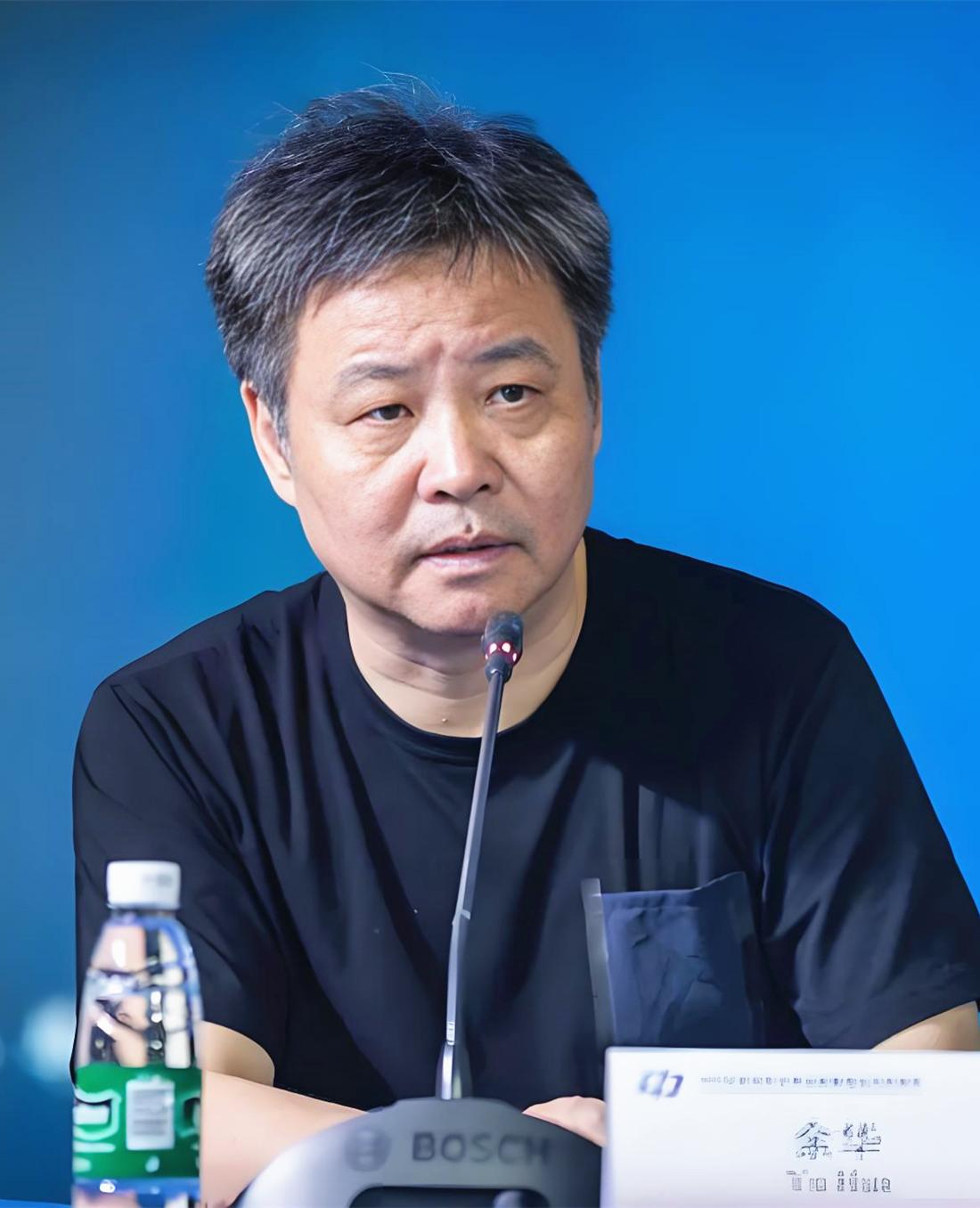 什么叫格局！作家余华曾说：

“我是从来不会去和盗版对抗的，这是我一直以来的一个