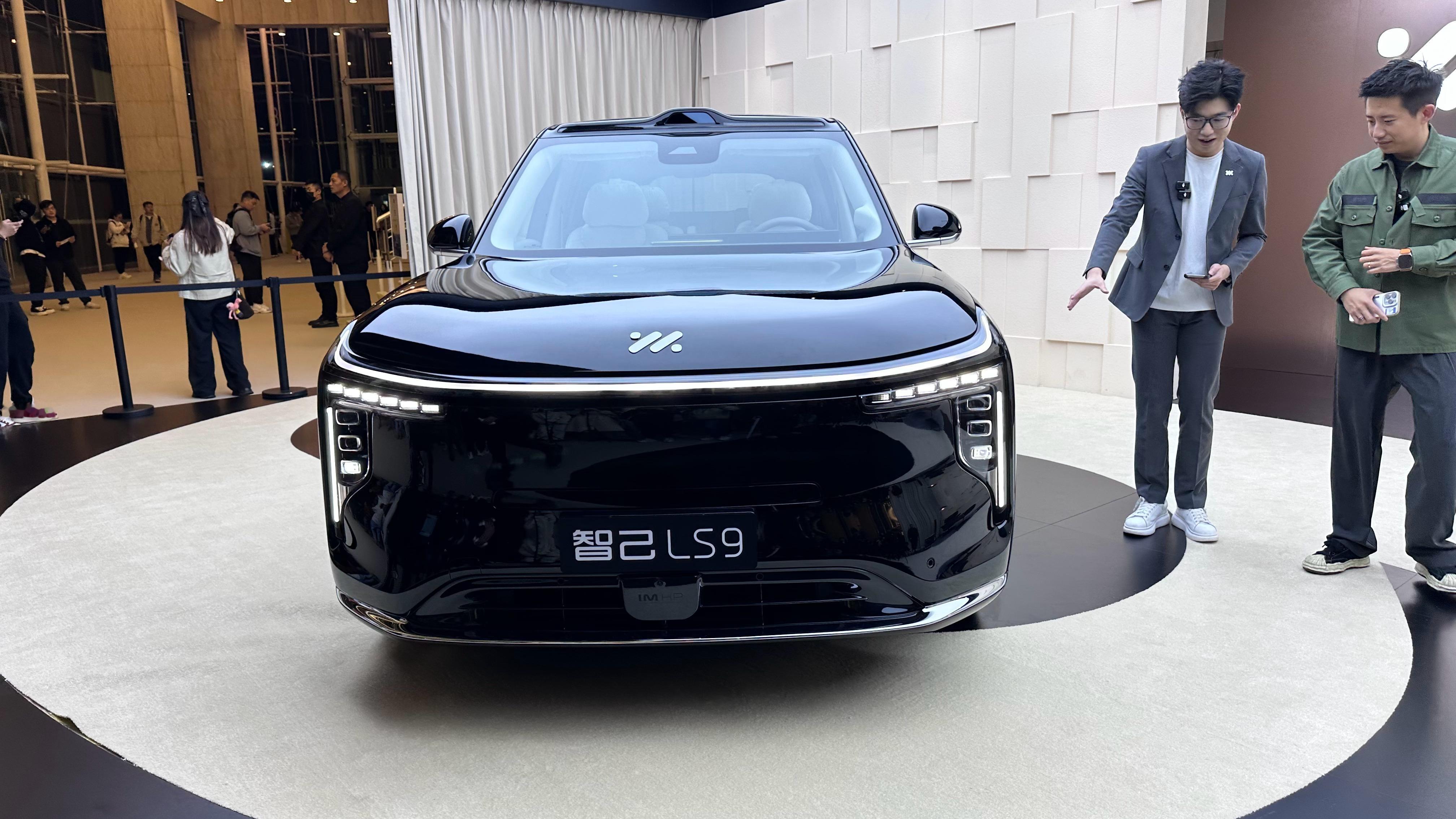 说它是“上海陆家嘴揽胜”真没夸张，这气场太强了