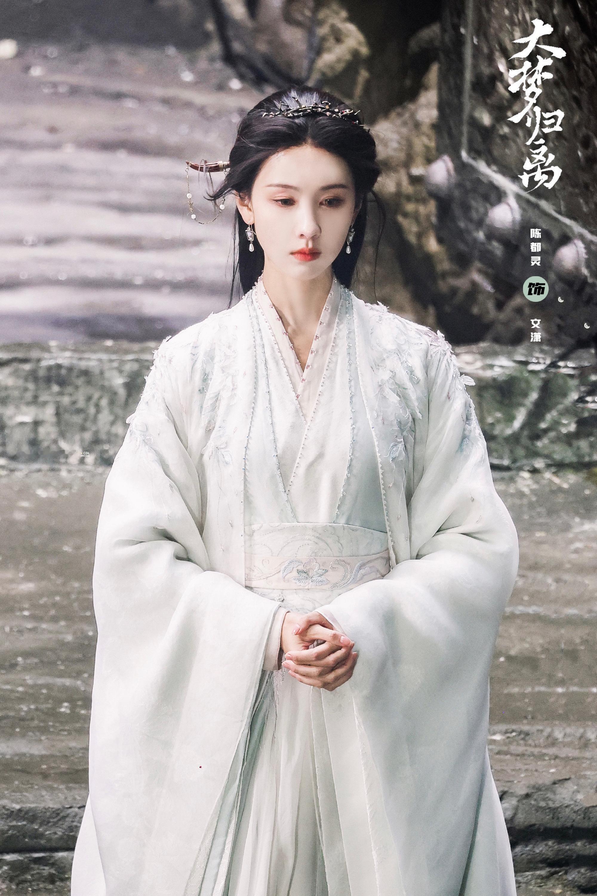 #陈都灵原生妆好高级# 速报！彩棠官宣陈都灵为首位品牌大使，不得不说彩棠你是会选