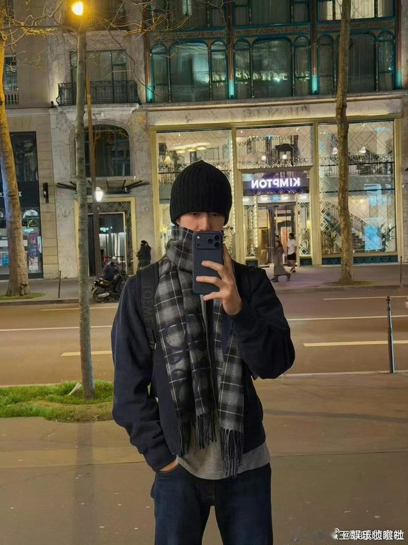 王一博入围巴黎时装周名人声量，恭喜王一博～一分耕耘一分收获，王一博实至名归！ 