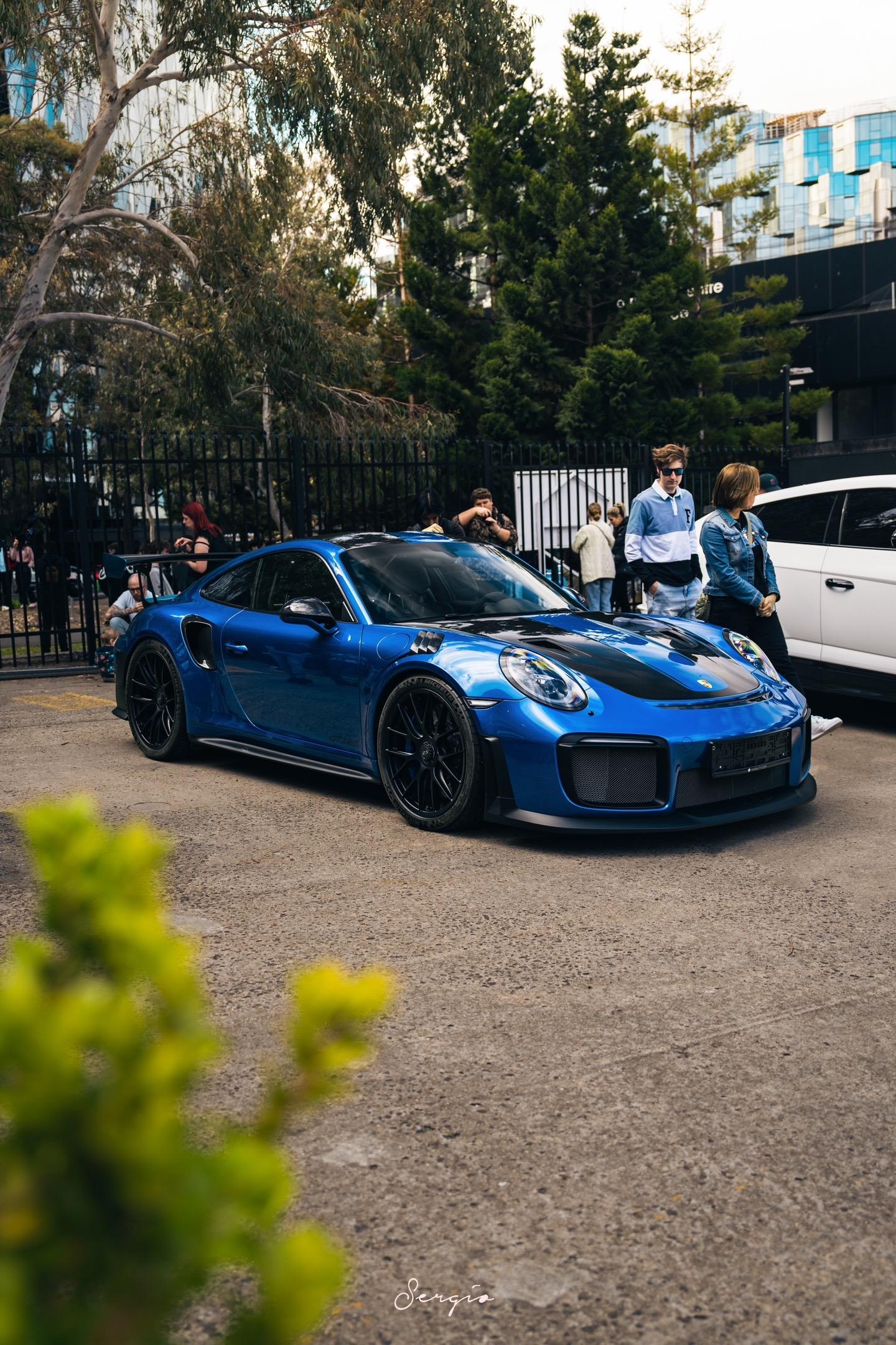 什么？这台GT2RS全世界只有一台？这台GT2RS的蓝色叫做Sapph...