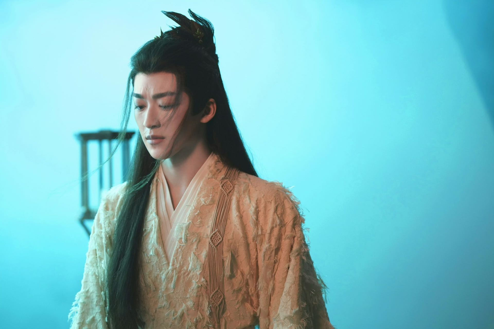 何洛洛大夫我的心好不舒服 何洛洛的古装造型一次比一次绝，宋景行这个角色太适合他了