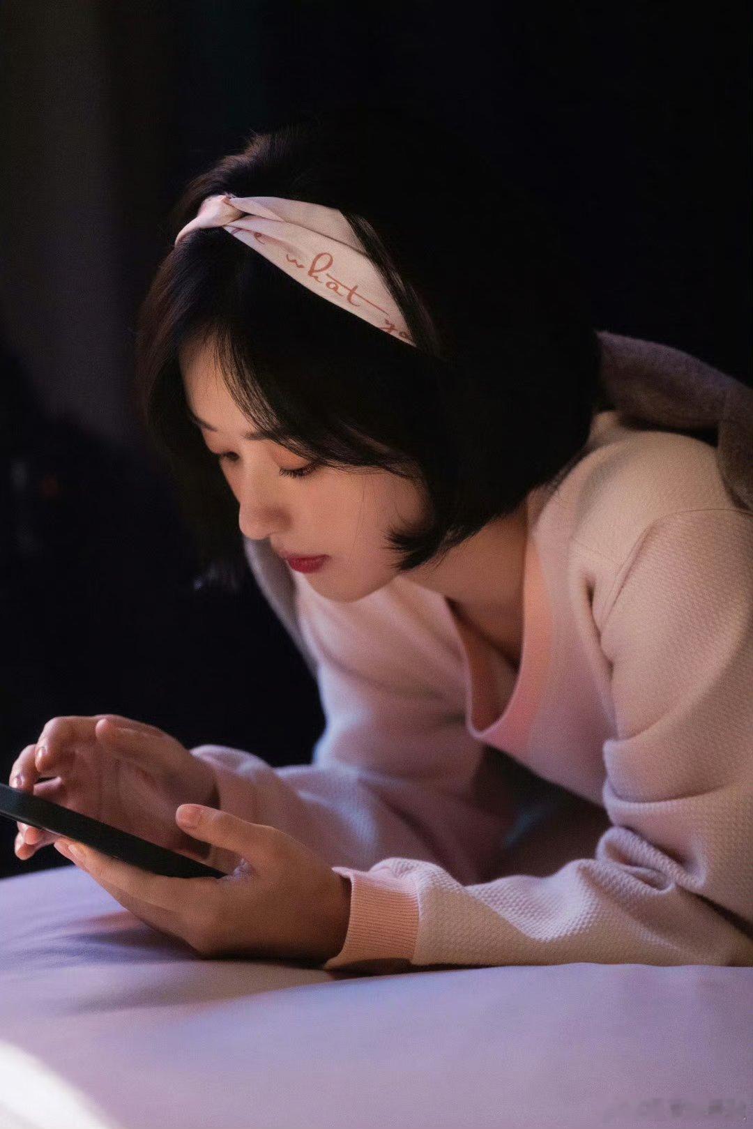 属性：三次：演员赵丽颖赵丽颖 💛💛始于睛儿，喜于陆贞，未有终点💛💛💛?