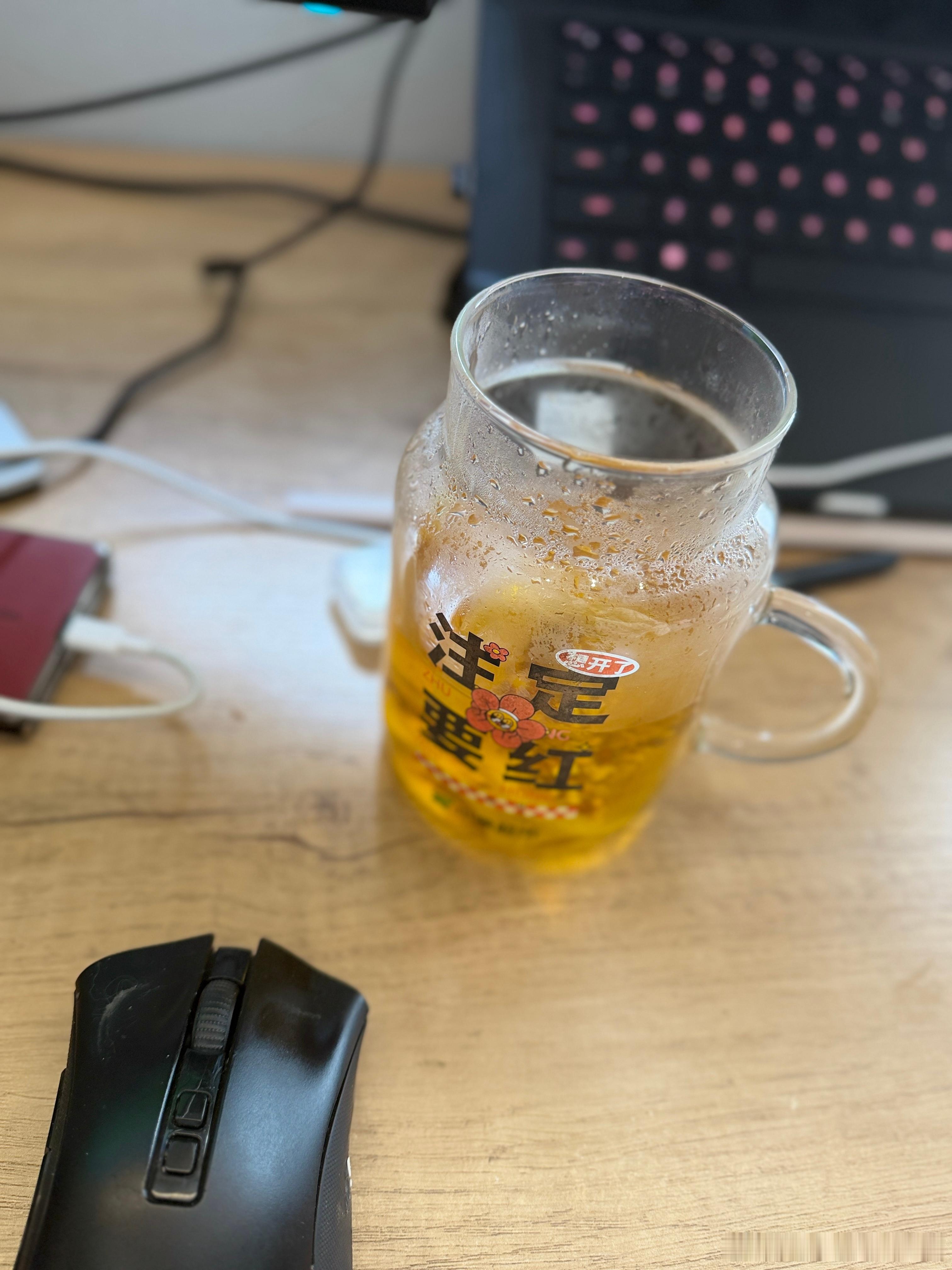 灵芝玉米须茶收到以后就跟俺一样，泡在杯子里代替水喝一天，晓得不？三伏天，祛湿滴黄