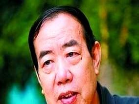 说到贾浅浅这事，西北大学那份通报，真是一点余地都没给。
硕士学位，副教授，教师资