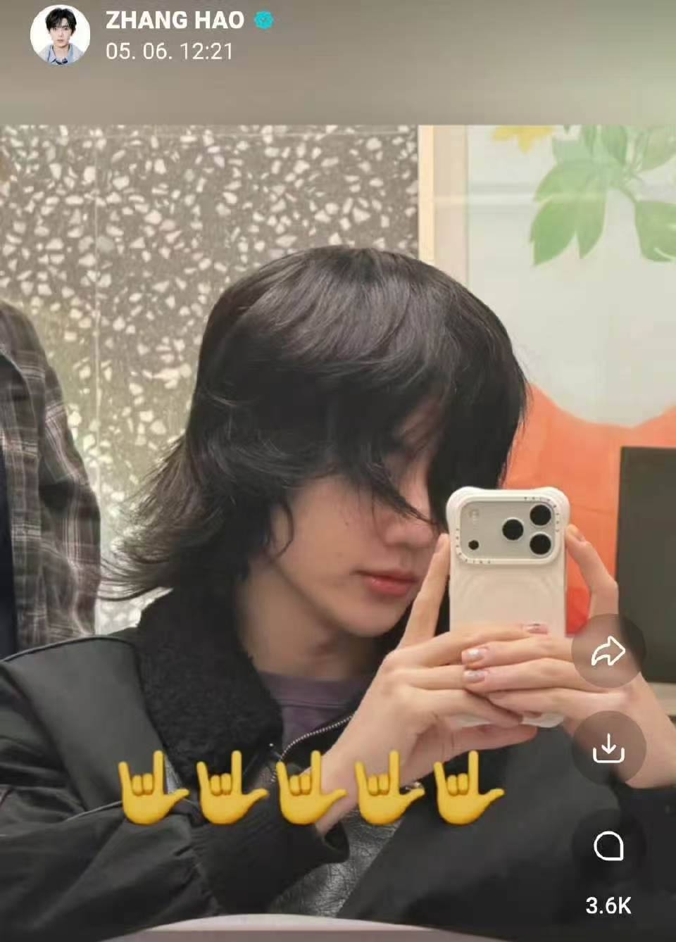 章昊变成长发了章昊长发造型 长发男章昊，氛围感的神！随手一拍就是画报，随便一个眼