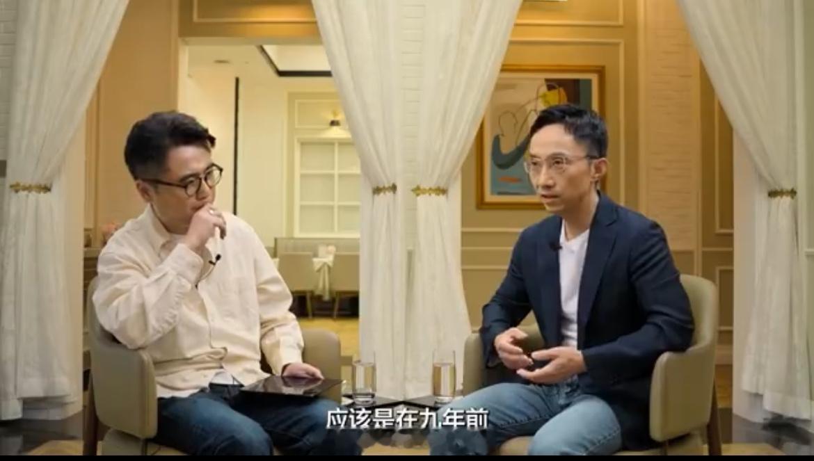 #华为CTO首次揭秘三折叠研发细节#华为Mate XT非凡大师：科技与艺术的完美