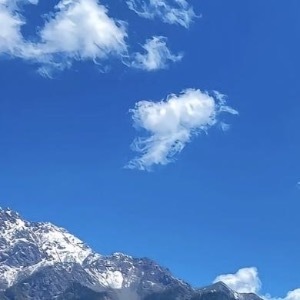 人生，就要活得漂亮，走得铿锵。自己不奋斗，终归是摆设，无论你是谁，宁可做拼搏的失