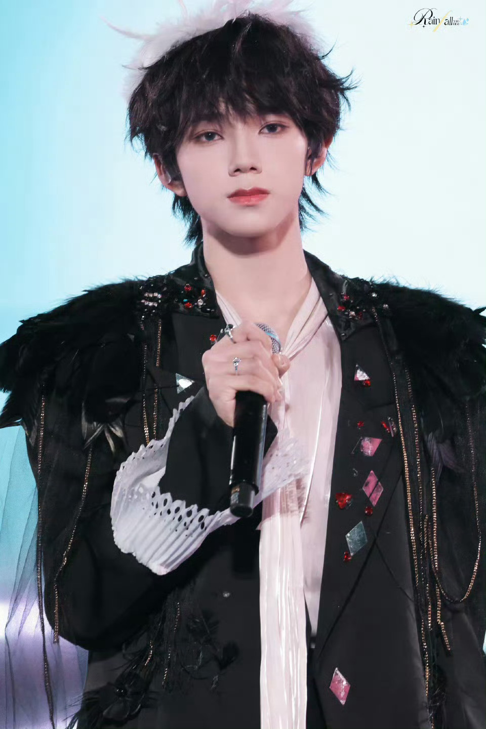 王橹杰站姐出图 王橹杰今晚出神图💫 