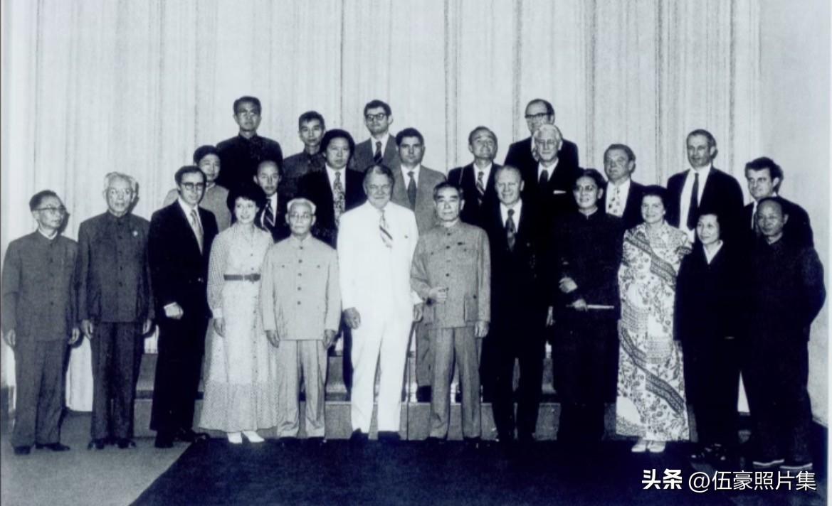 【周总理历史上的今天——6月28日】
1972年6月28日，周恩来总理会见美国众