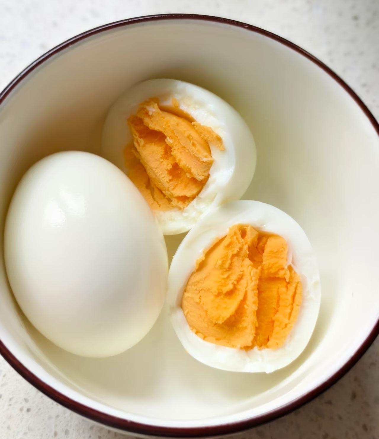 最近受了点刺激！
同事最近减肥成功了，
从135减到了105斤，瘦了30斤！
她