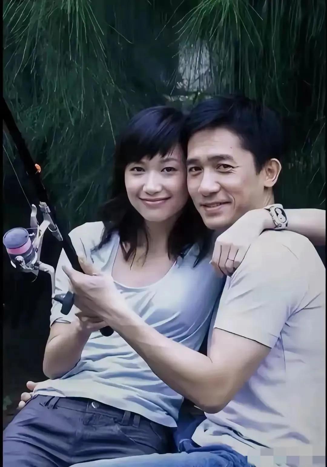 
珍贵的影像（61）
演员梁朝伟和徐静蕾。