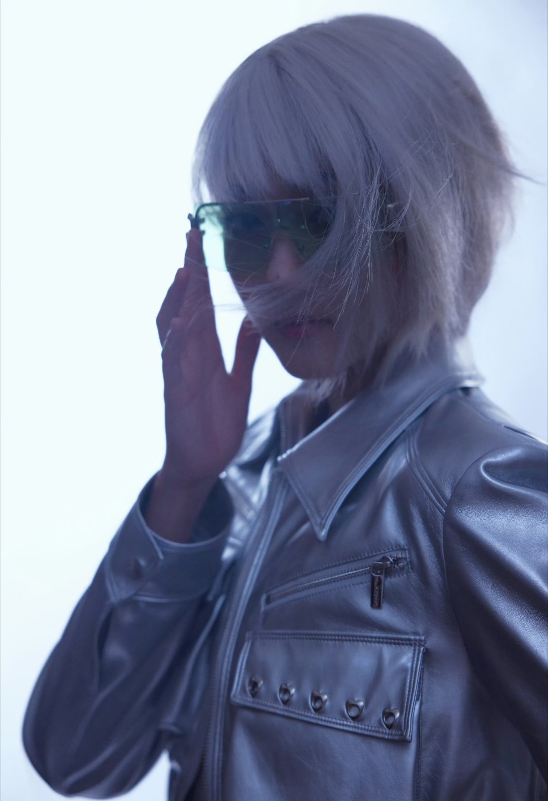 关晓彤Y3K未来感关晓彤机械姬妆2.0 关晓彤这波造型直接封神！黑长直+银色亮片