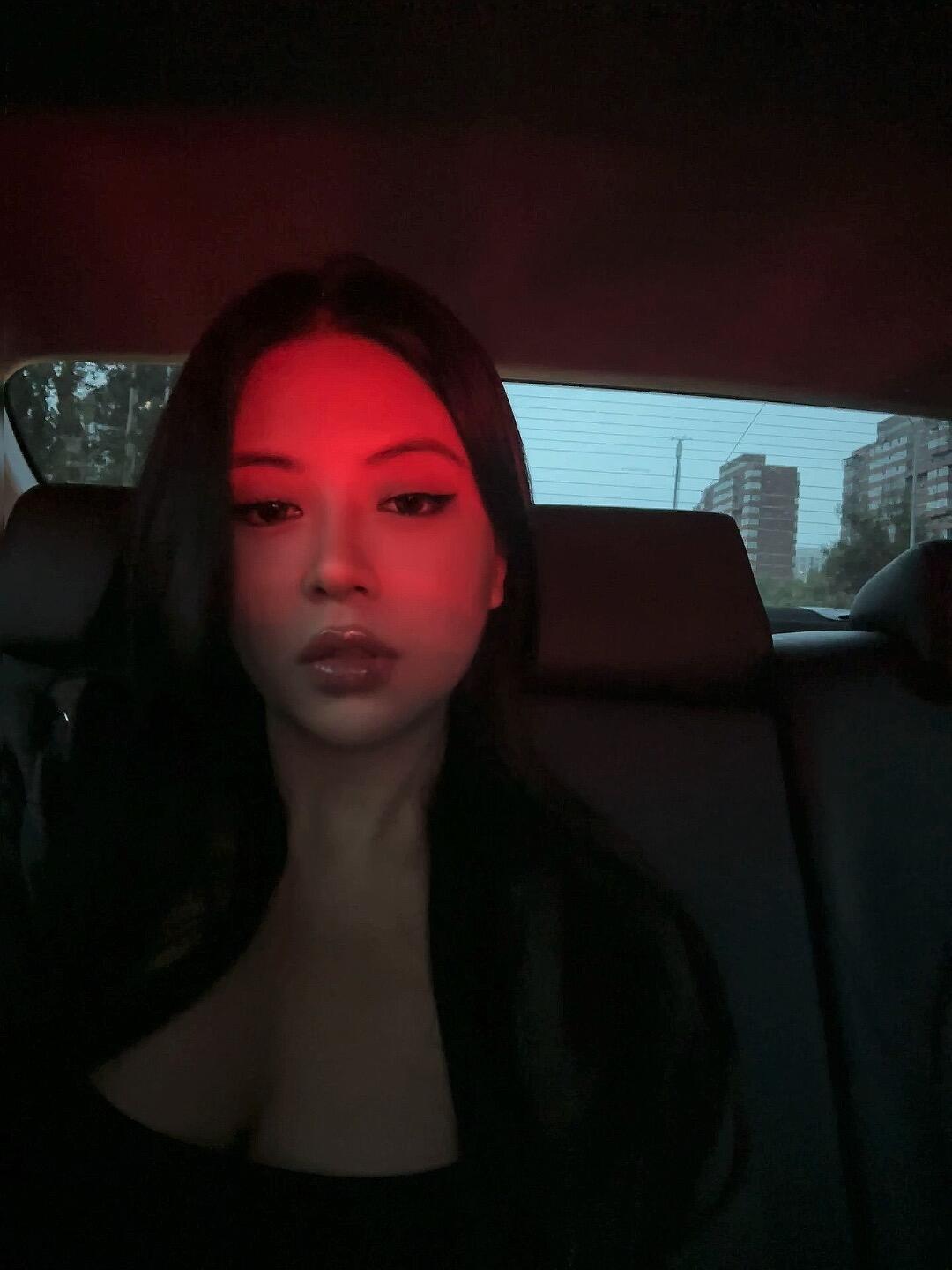 雨天堵车时的尾灯拍照♦️谁能懂