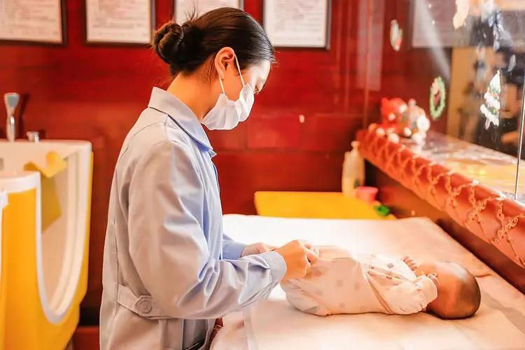 #月嫂紧急上岗3天后乙肝体检异常#怎么说呢，现在月嫂市场越来越火爆了，先体检再上