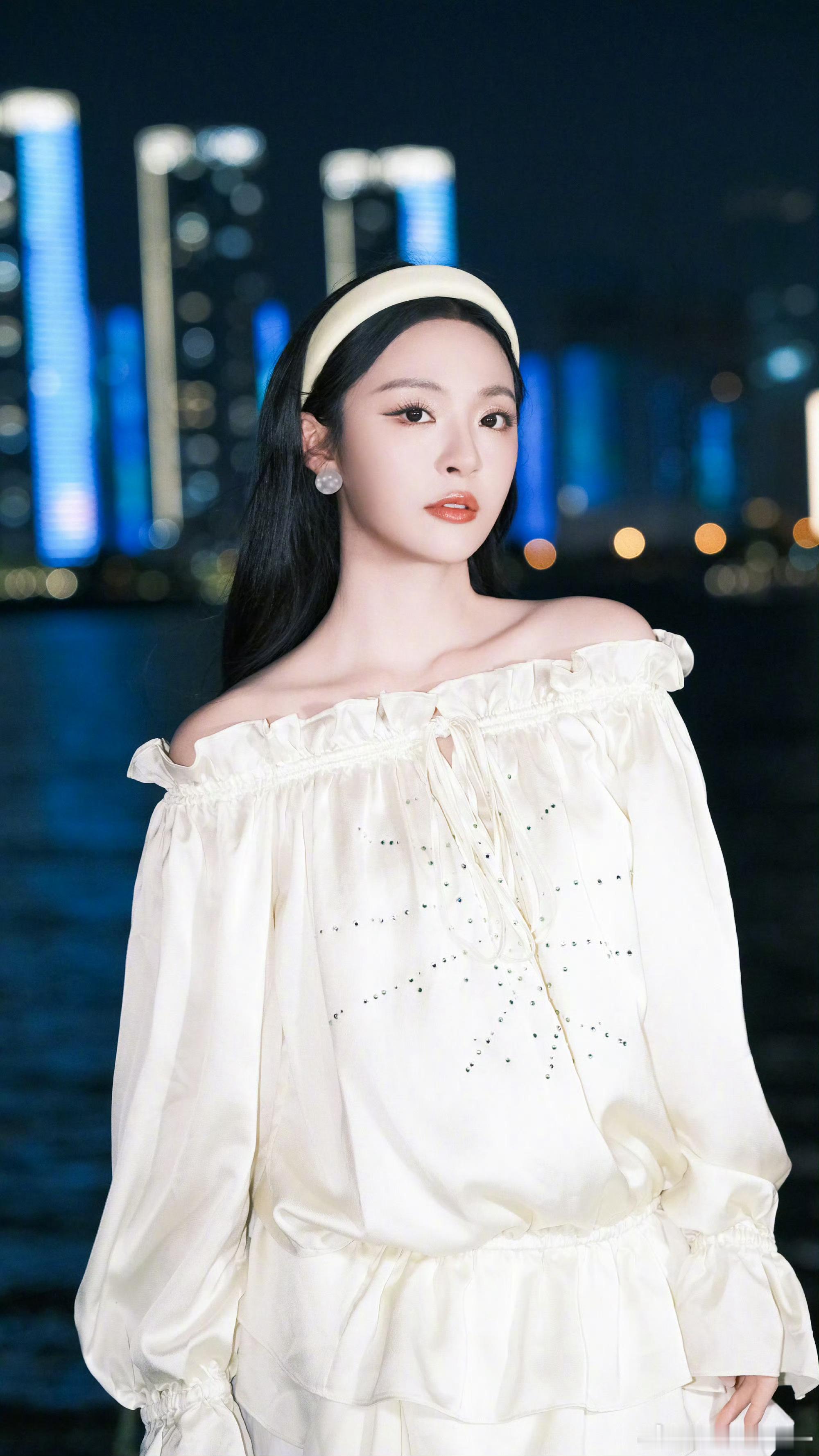 李莎旻子唱出了杀不死的自己李莎旻子直播聊自己的奥德赛时期 直播里说2025年无限