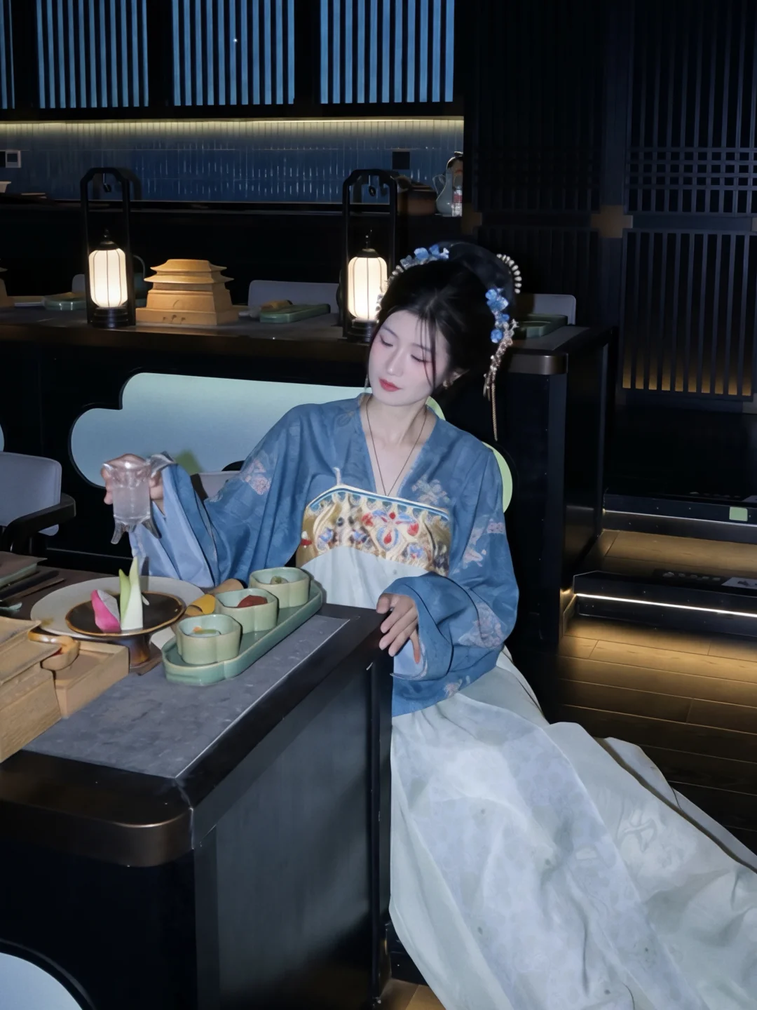 南京旅游，一睁眼怎么和闺闺在宫廷饭局啦❗️