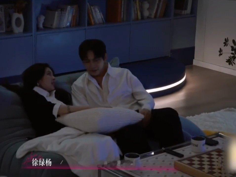 徐绿杨周佑凌沙发甜蜜柳柳周佑凌沙发甜蜜徐绿杨周佑凌沙发甜蜜，这个氛围！ 
