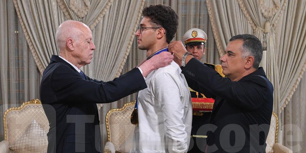 突尼斯🇹🇳总统接见世锦赛获得两枚金牌🥇的Ahmed Jaouadi，并向他