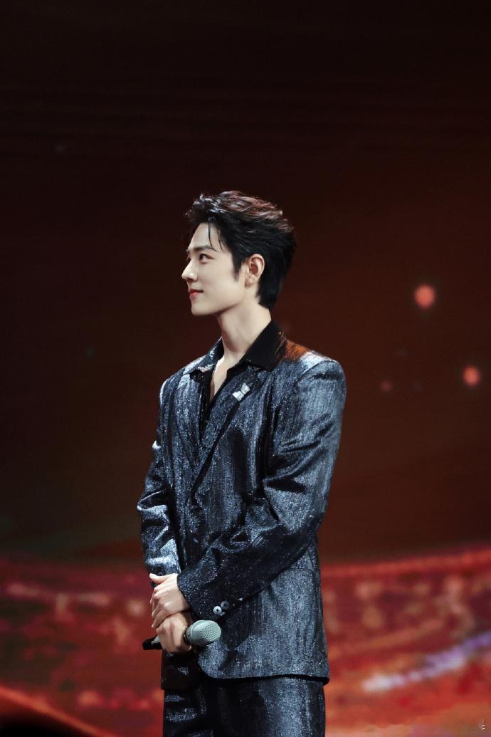 尚界太会挑代言人了鸿蒙智行尚界品牌代言人肖战亮相！尚界真的太会选了肖战自带的优雅