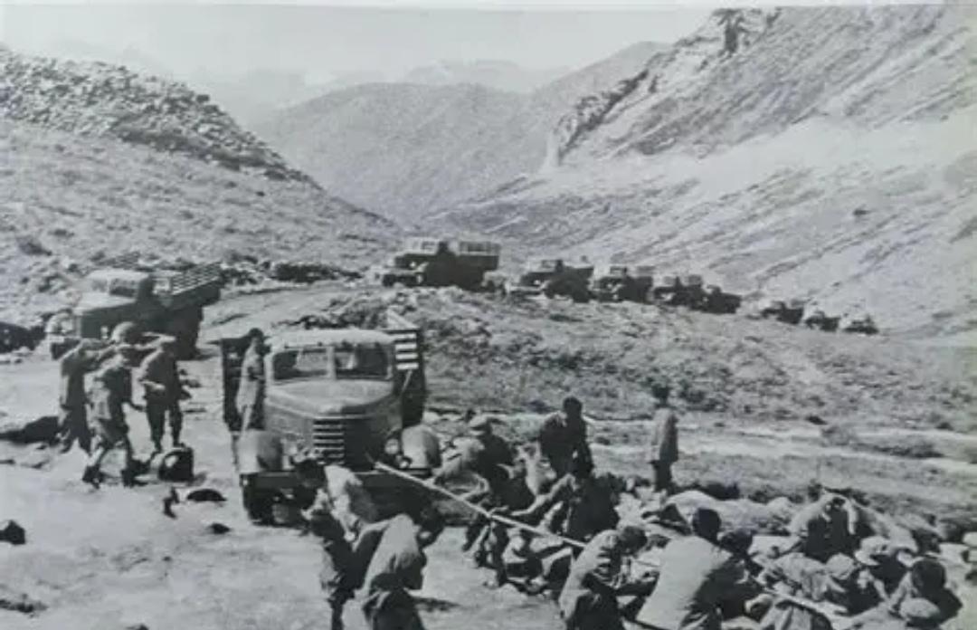 乌鲁木齐南山后峡这条路，50年前真能直通南疆！比独库更早的天山英雄天路
 
很多