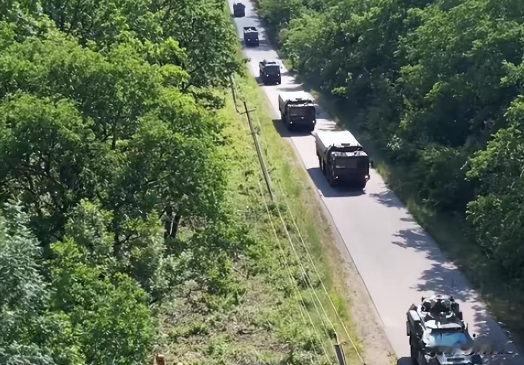 我认为有能力就修，不管是民用还是军用，反正是利国利民的事情，可以为双方增加商贸和