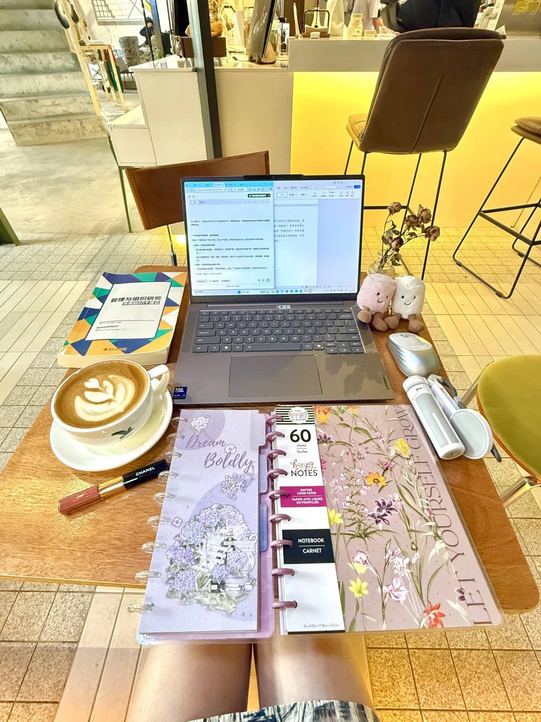 姐在咖啡厅怒学6h。