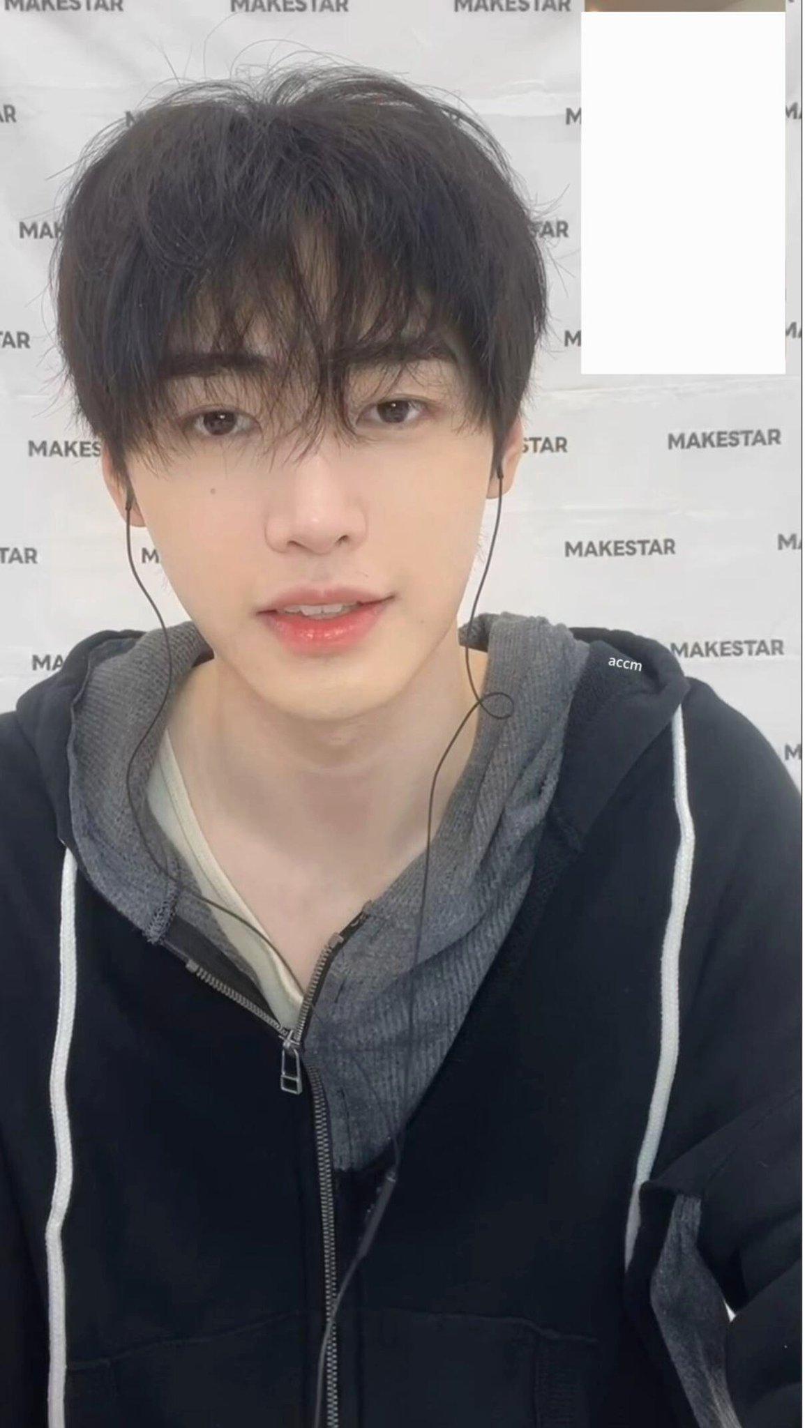 朴成训[超话] 260923 MAKESTAR 5.0 视频签售天使比起你也稍微