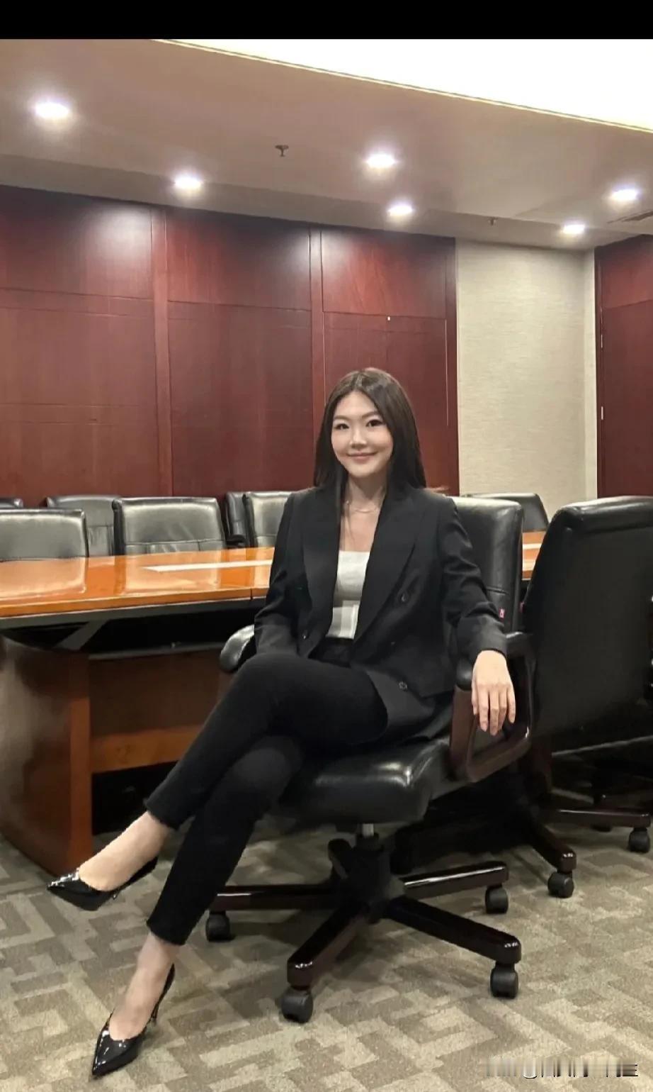 职场如战场，女人亦如此。职场生活现状 精致职场女性