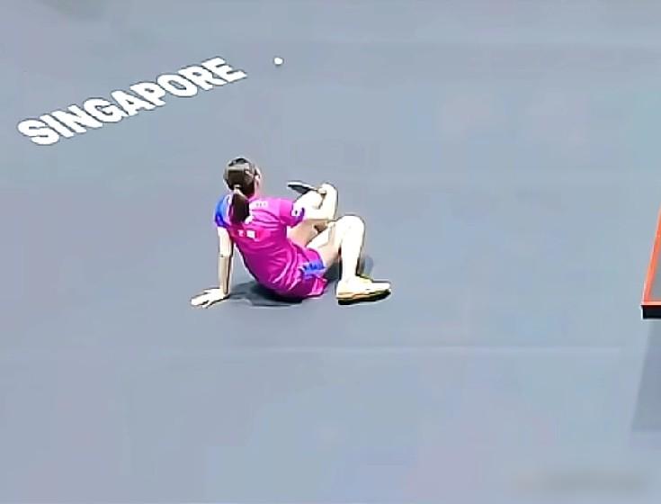 陈熠，那个曾被日本削球手打哭三次的国乒小将，这次竟然把对手剃了个光头，3-0横扫