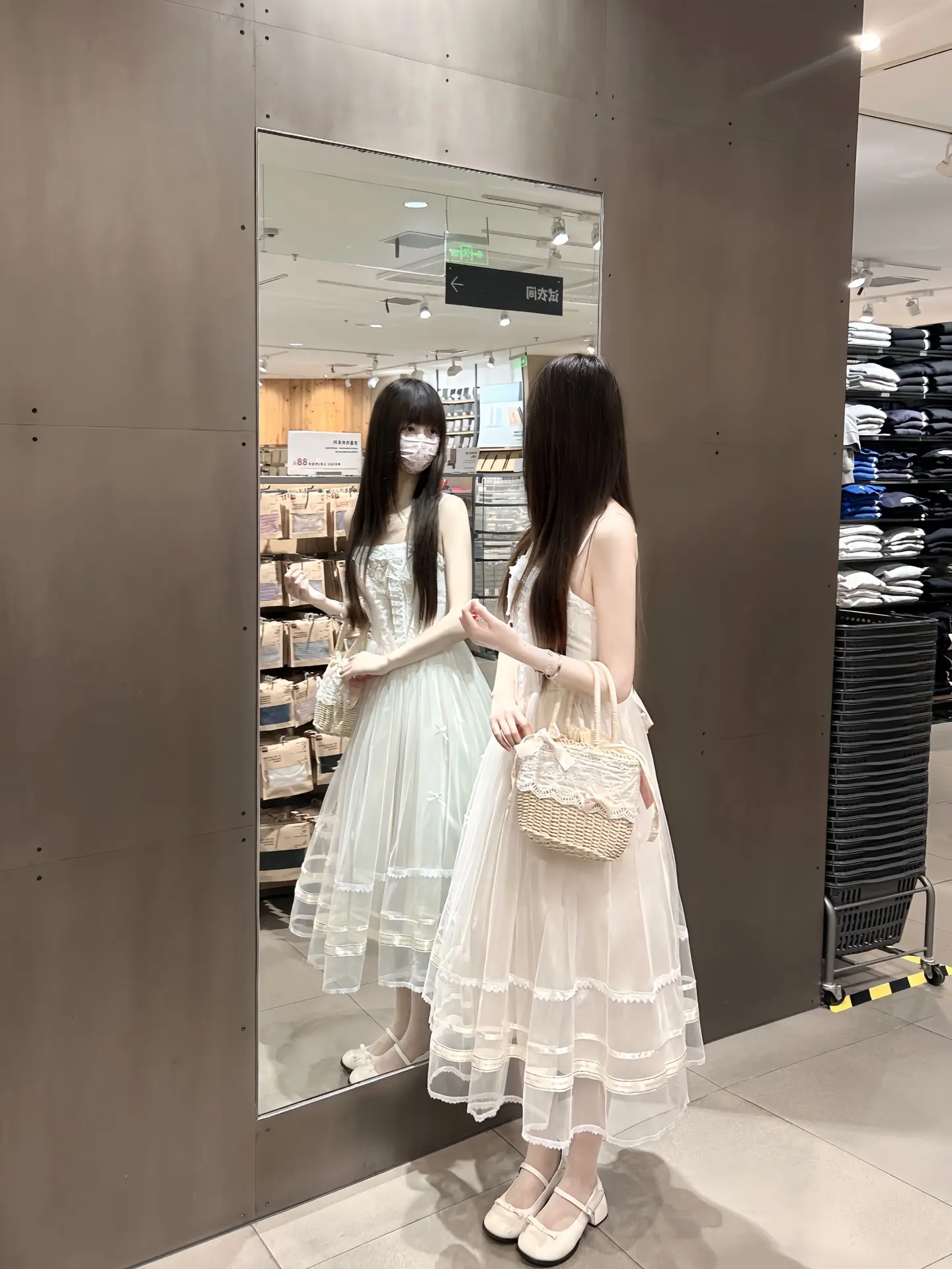 我贪婪的向你要钱 要陪伴 要一切 你笑咪的一巴掌拍向我说真是给你脸了啥都要