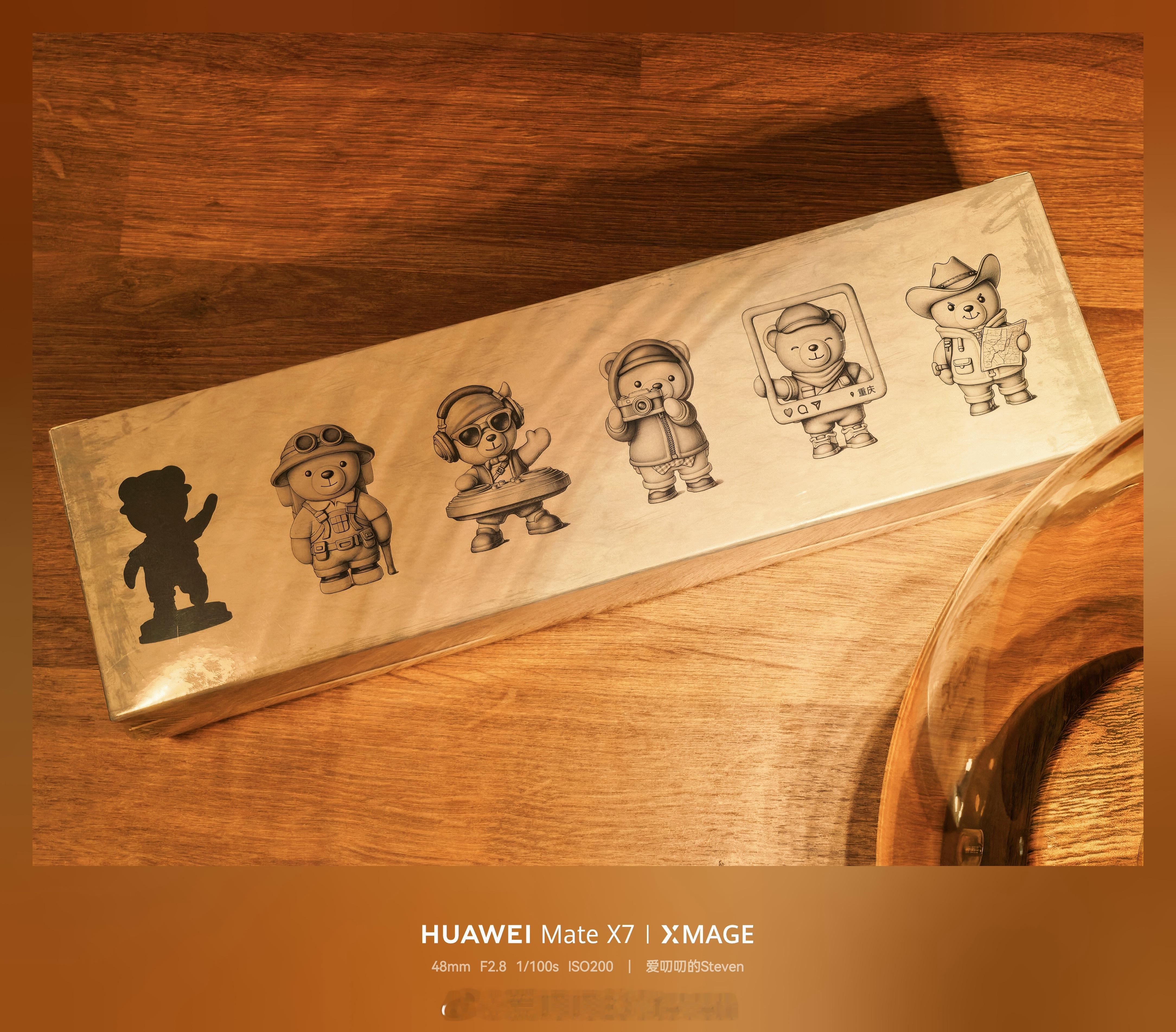 论效率应该没人比我快吧余总礼物盒里的新款摆件，提新车开放在灵感橱窗里。问界m6